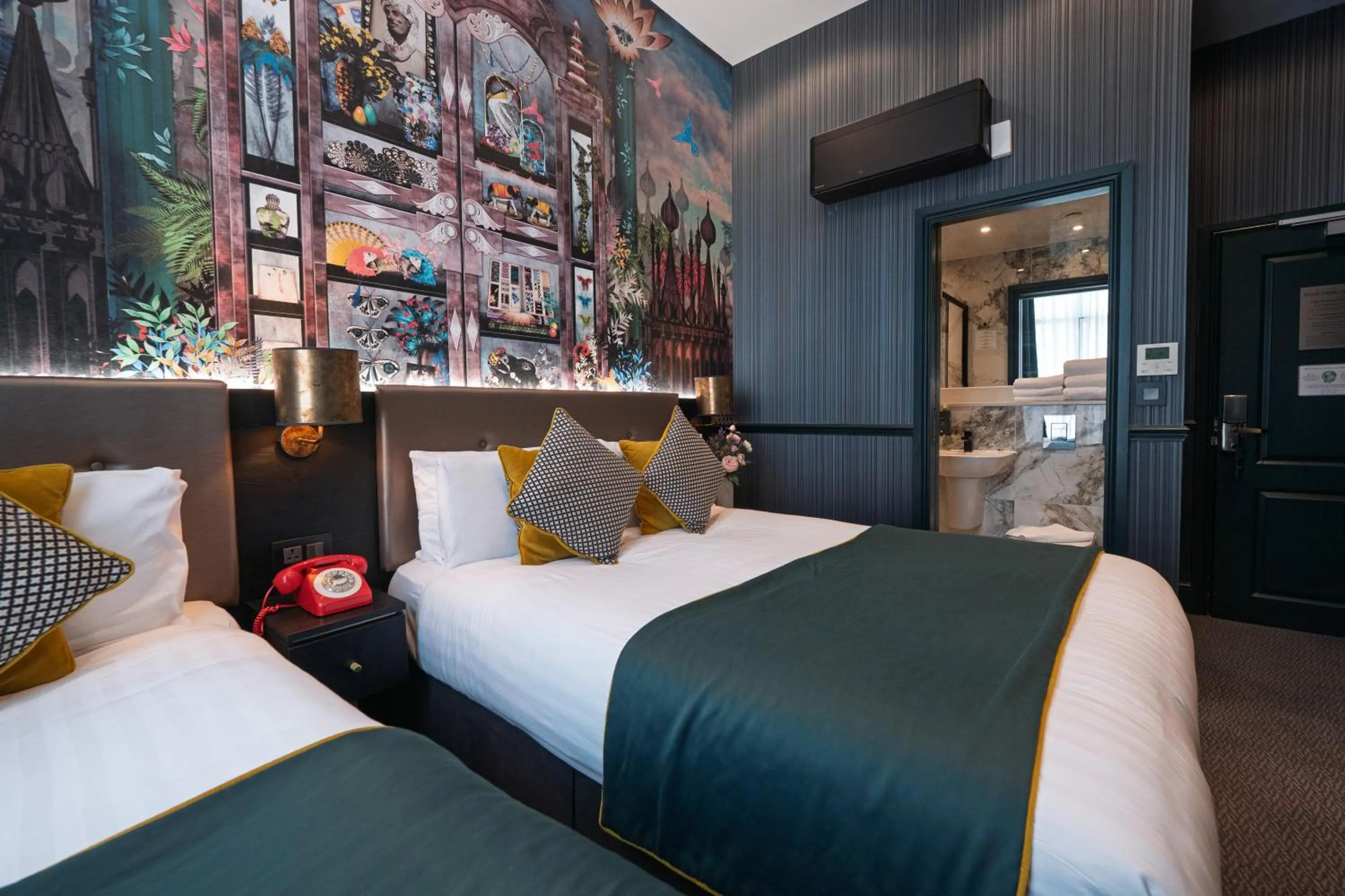 Bed in Hyde Park Green