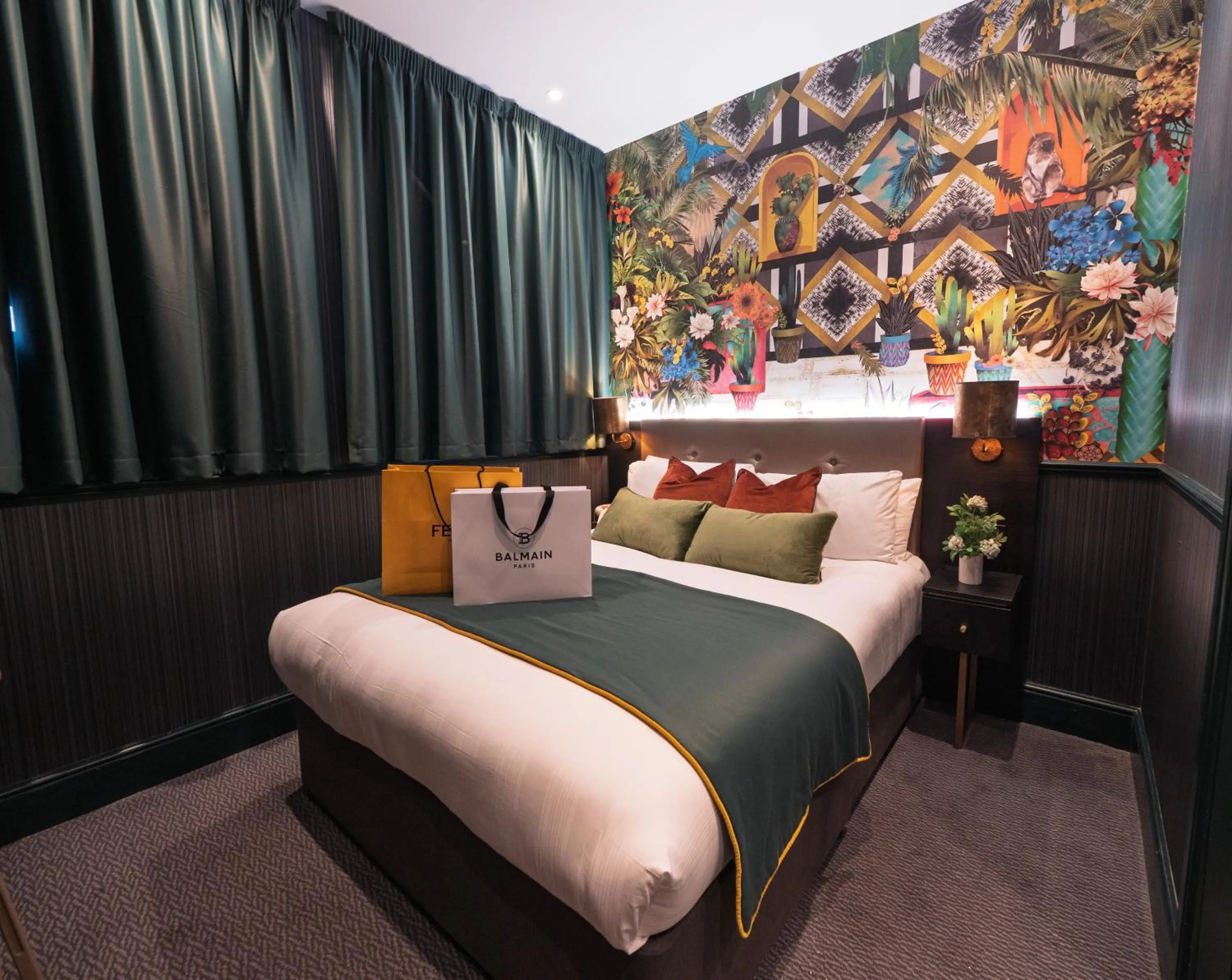 Bed in Hyde Park Green