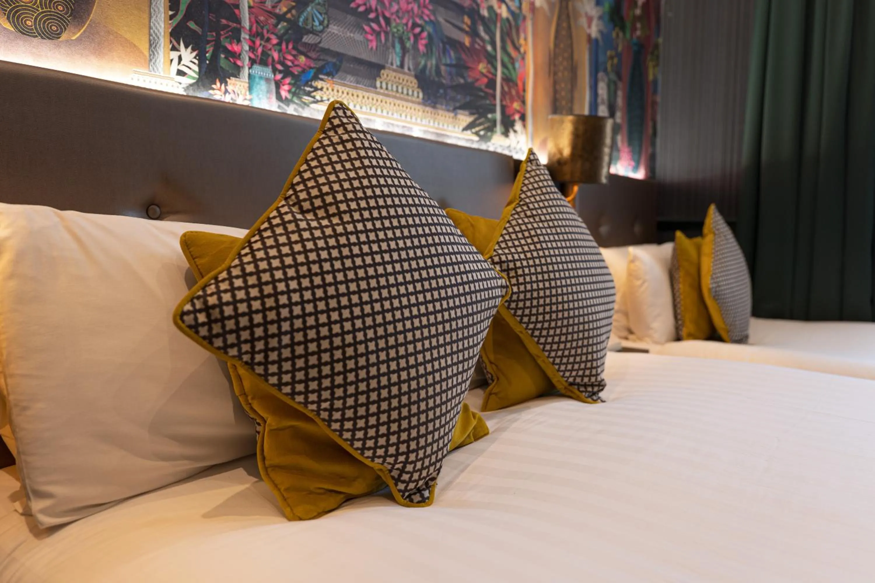 Bed in Hyde Park Green