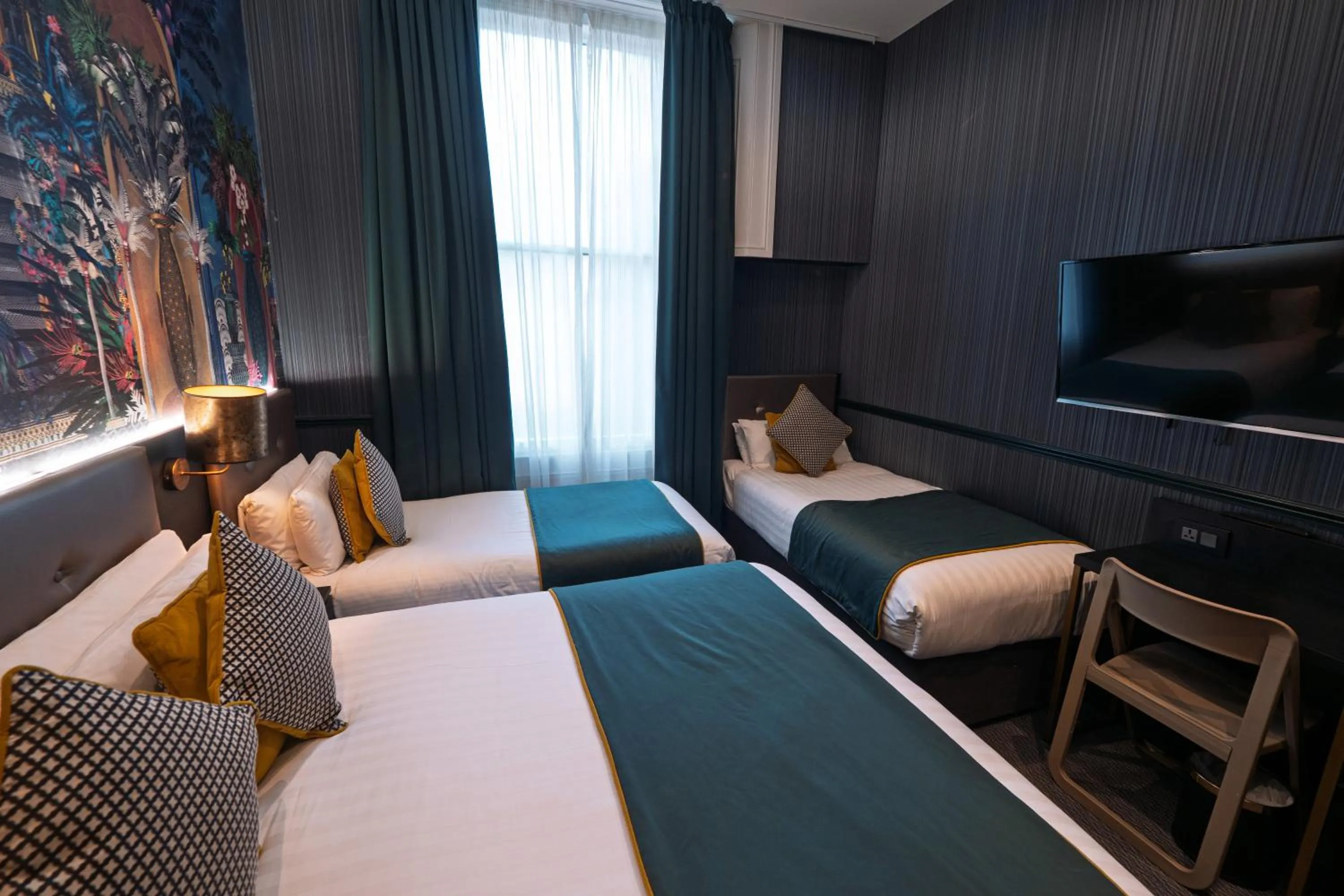 Bed in Hyde Park Green