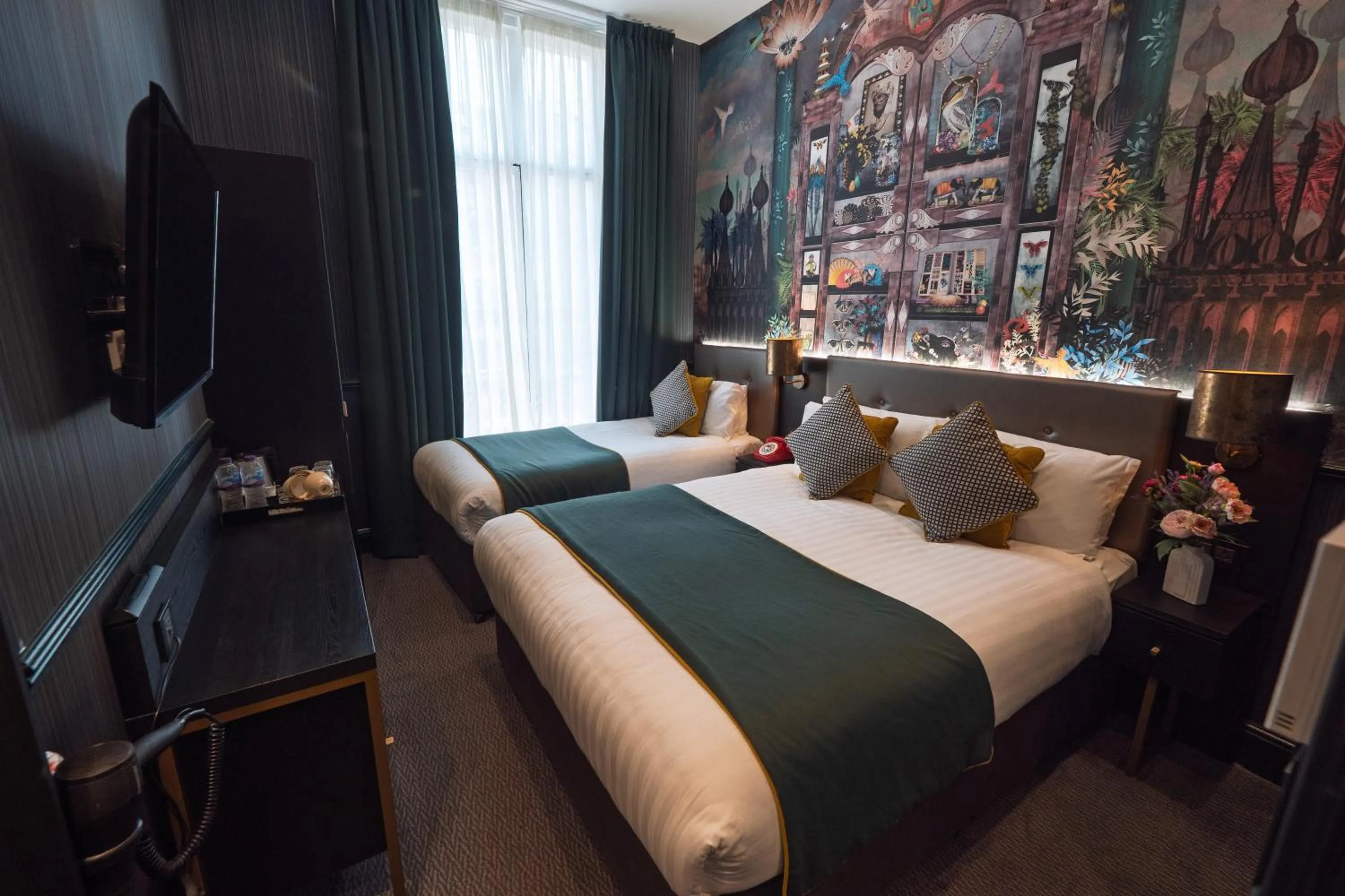 Bed in Hyde Park Green