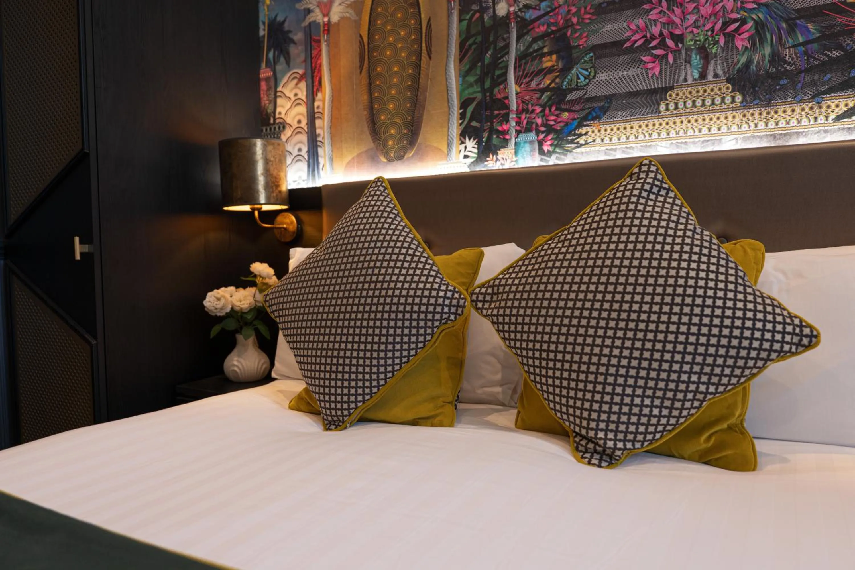 Bed in Hyde Park Green