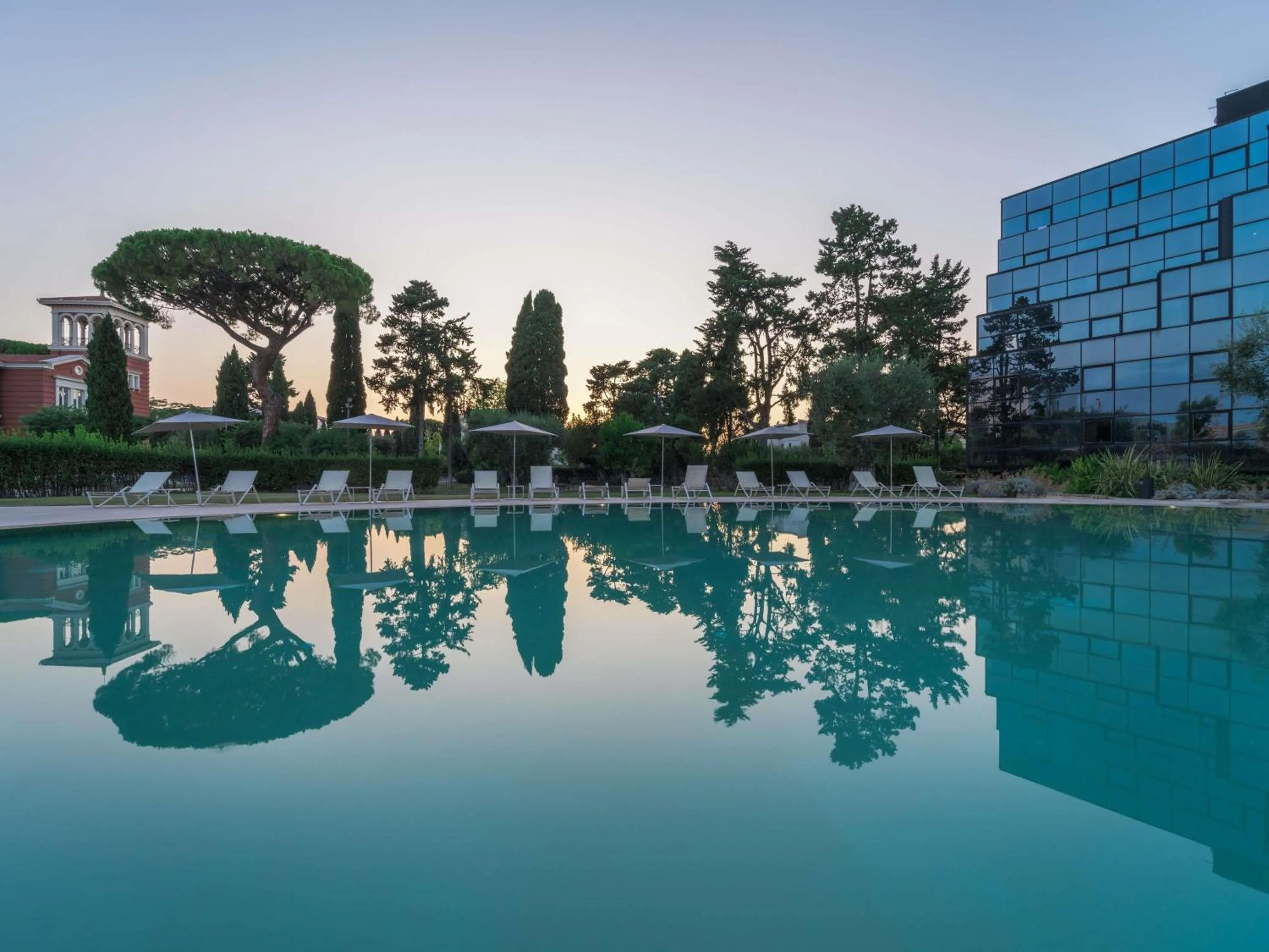 Pool view in Mercure Villa Romanazzi Carducci Bari