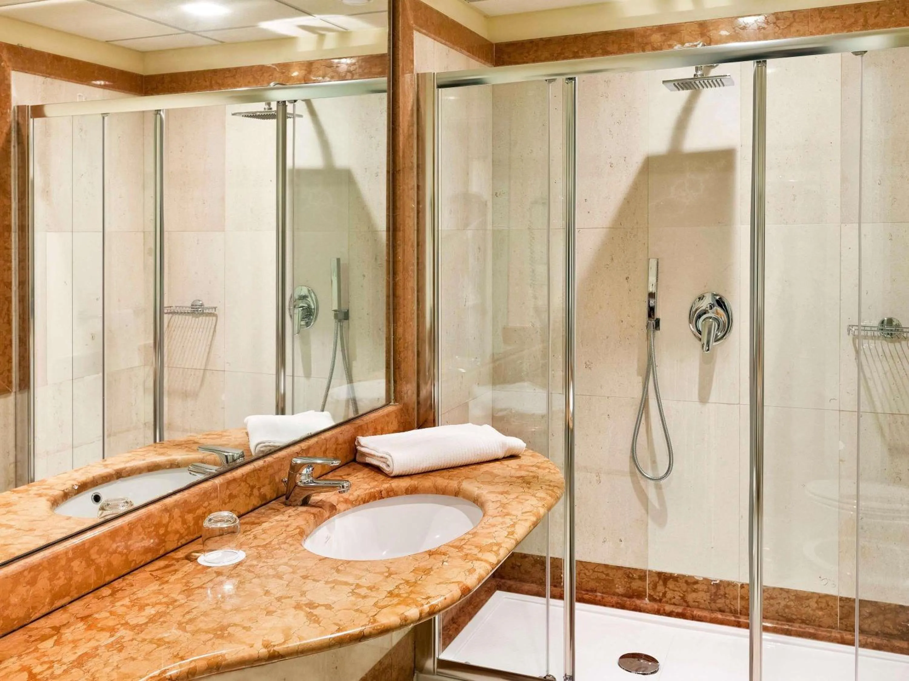 Bedroom in Mercure Villa Romanazzi Carducci Bari