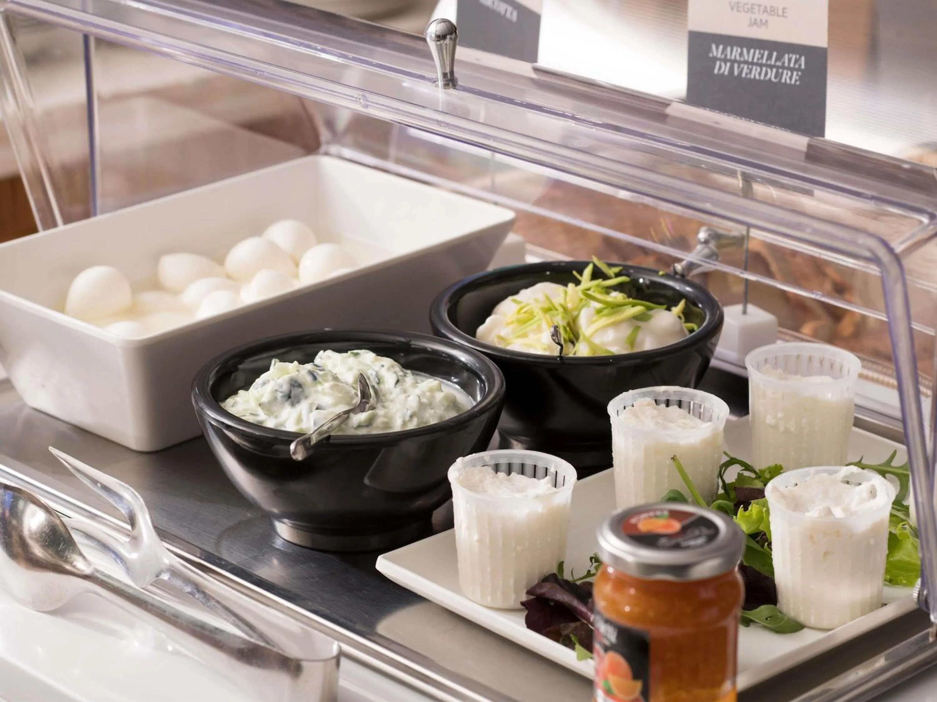 Breakfast in Mercure Villa Romanazzi Carducci Bari