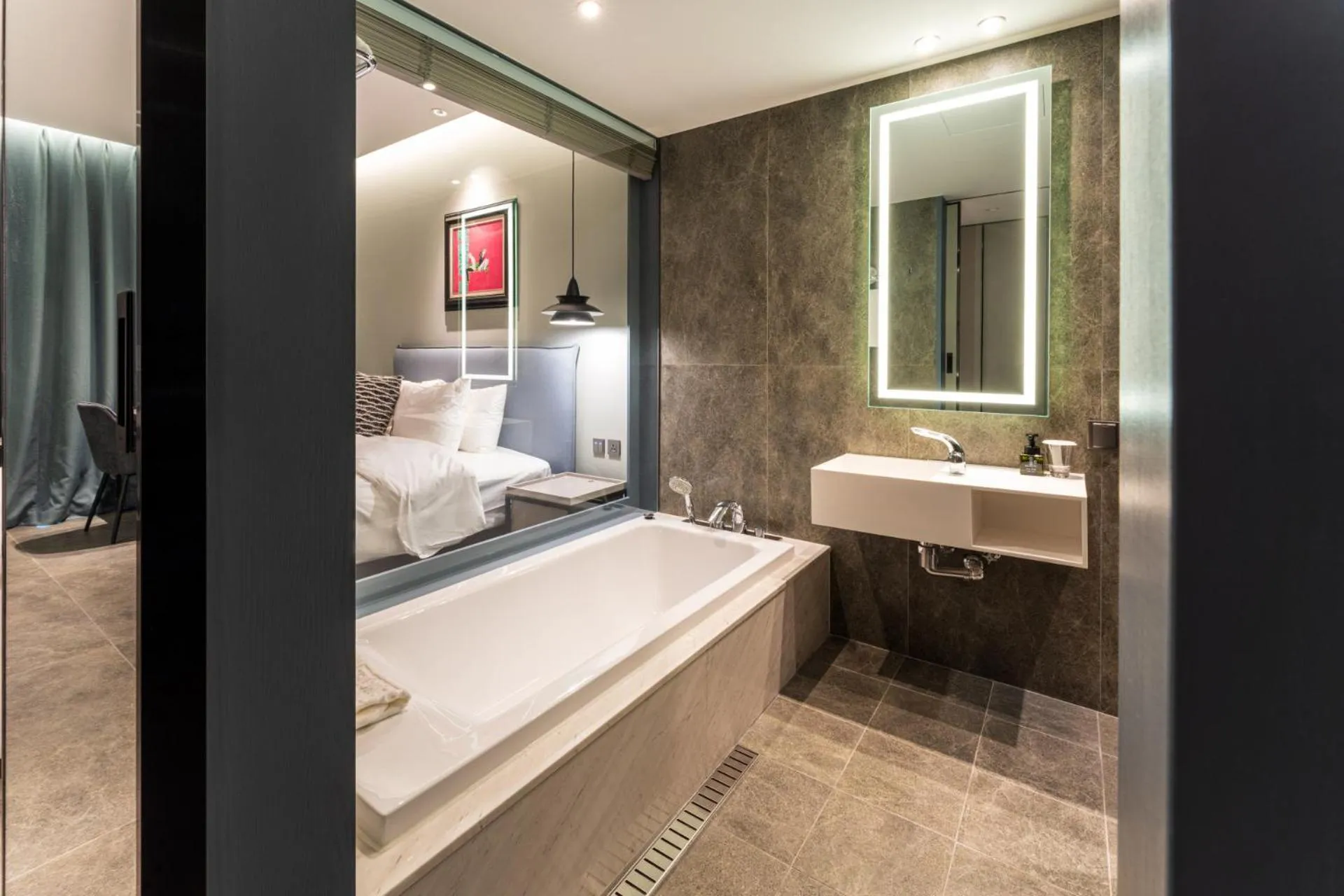 Bathroom, Bed in Hotel SoulHada