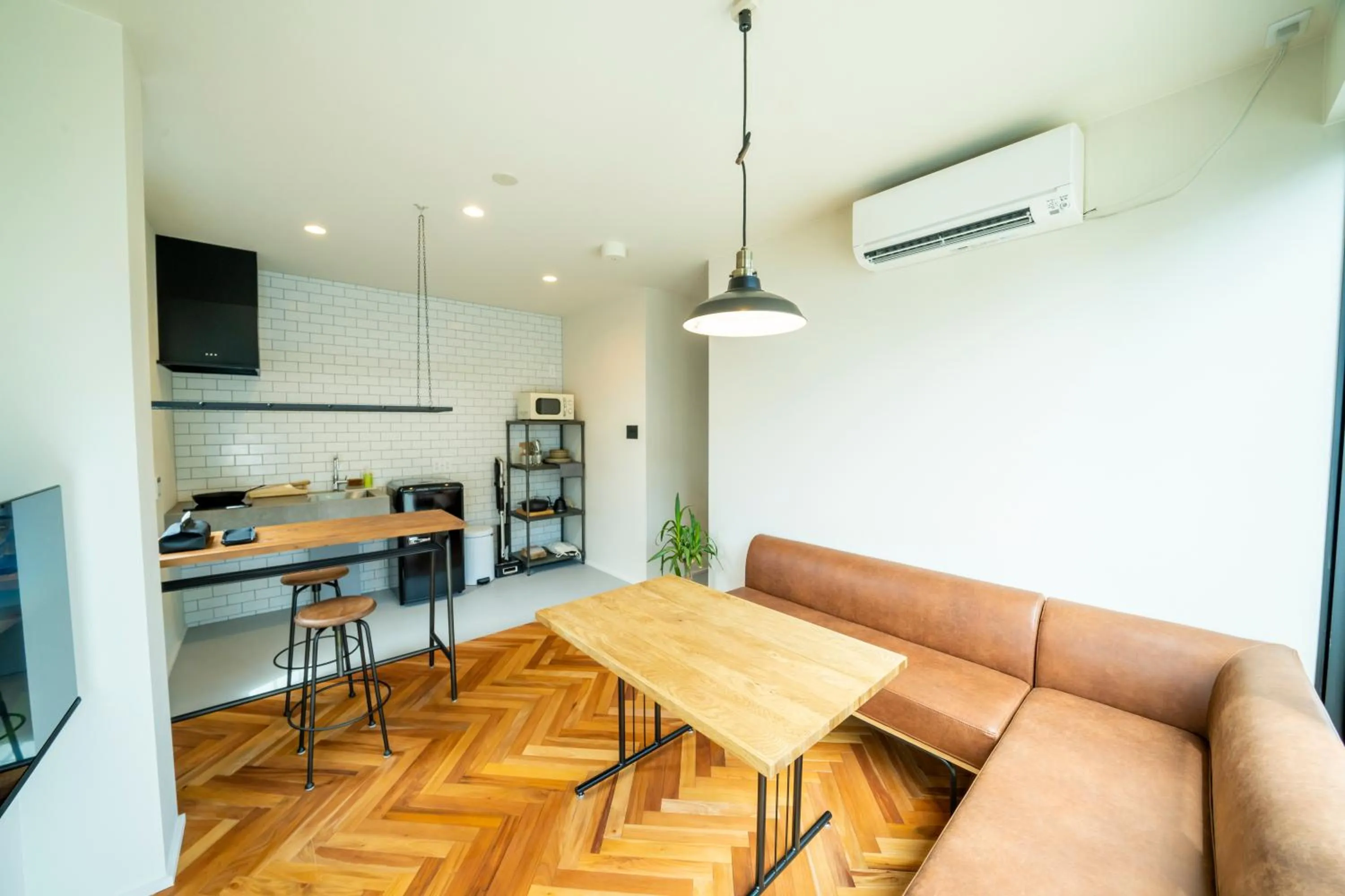 Kitchen or kitchenette in raw_