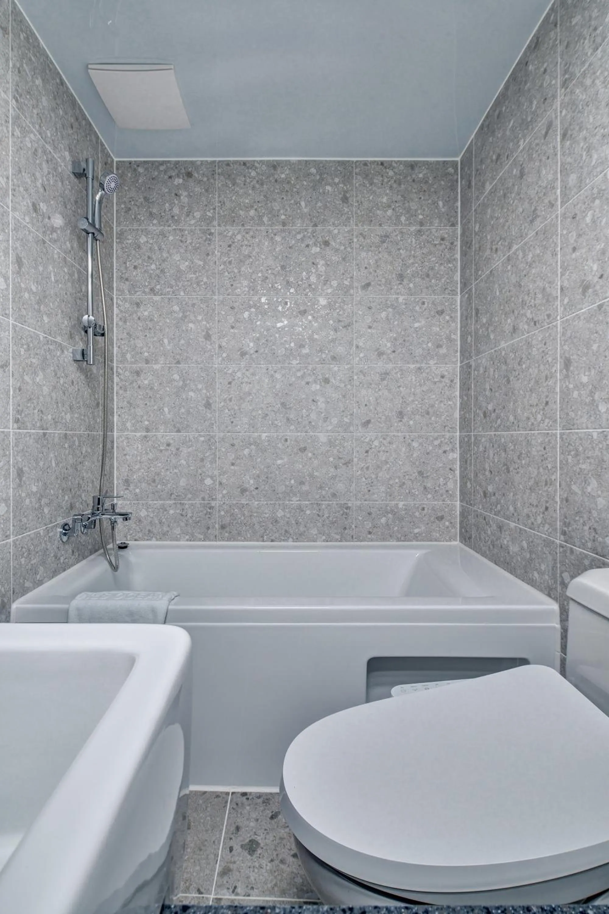 Bathroom in Gangneung Chonpines Ocean Suites Hotel