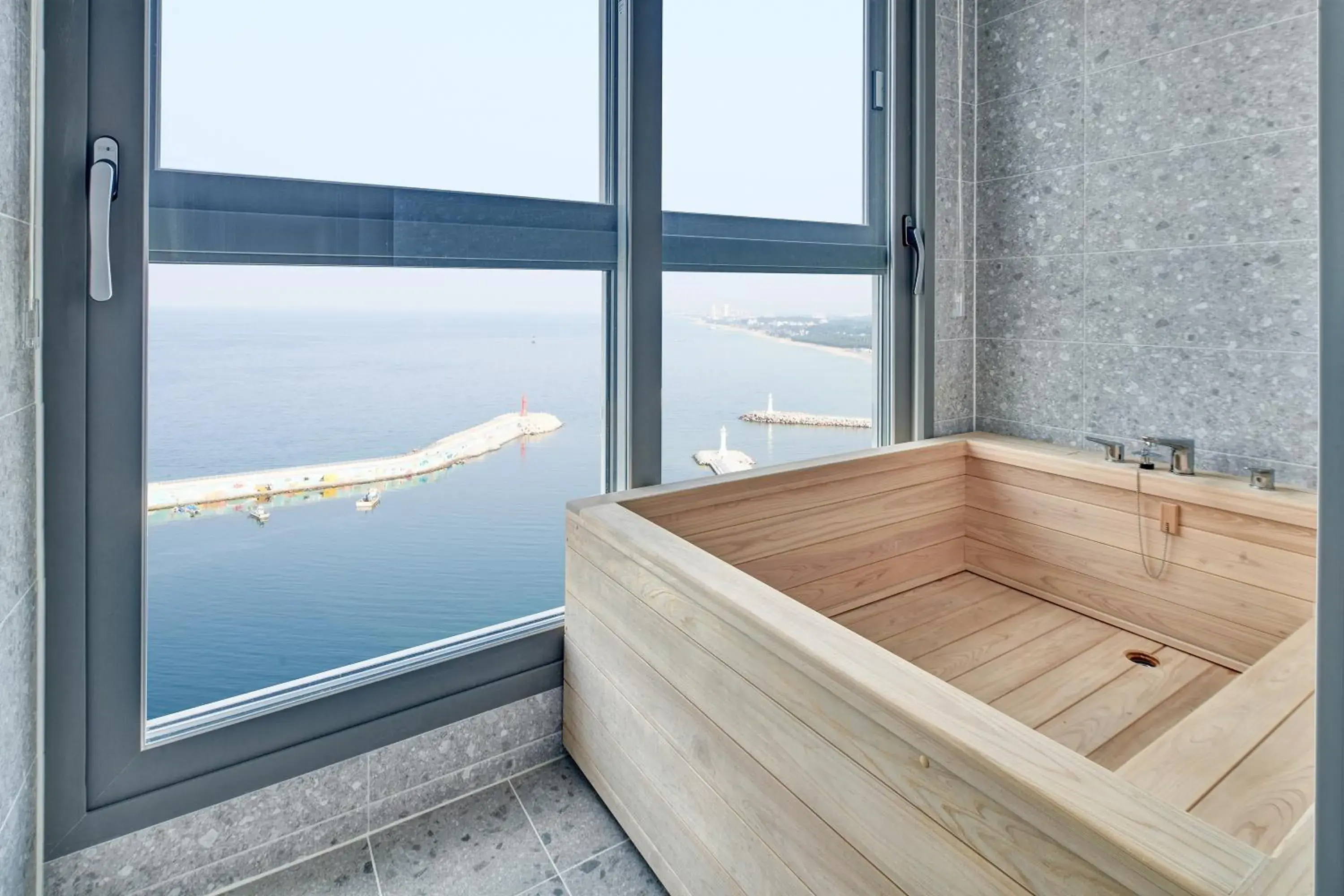 Executive Suite with Spa in Gangneung Chonpines Ocean Suites Hotel Executive Suite with Spa in Gangneung Chonpines Ocean Suites Hotel