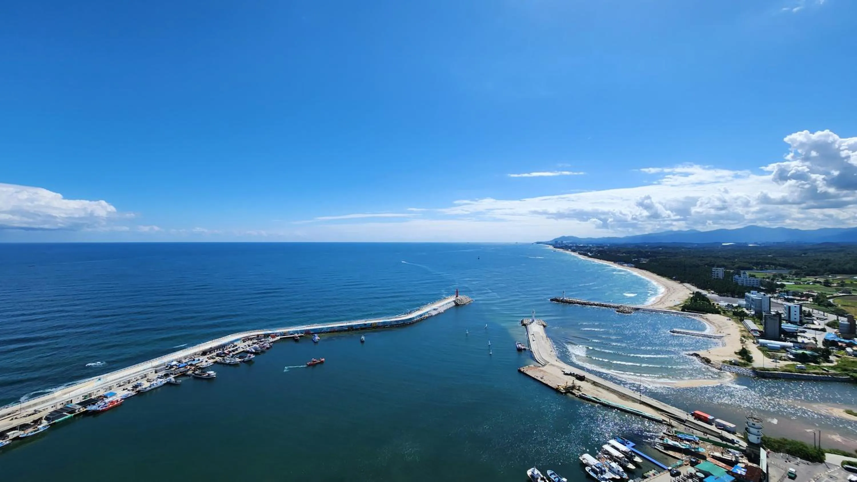 Sea view in Gangneung Chonpines Ocean Suites Hotel