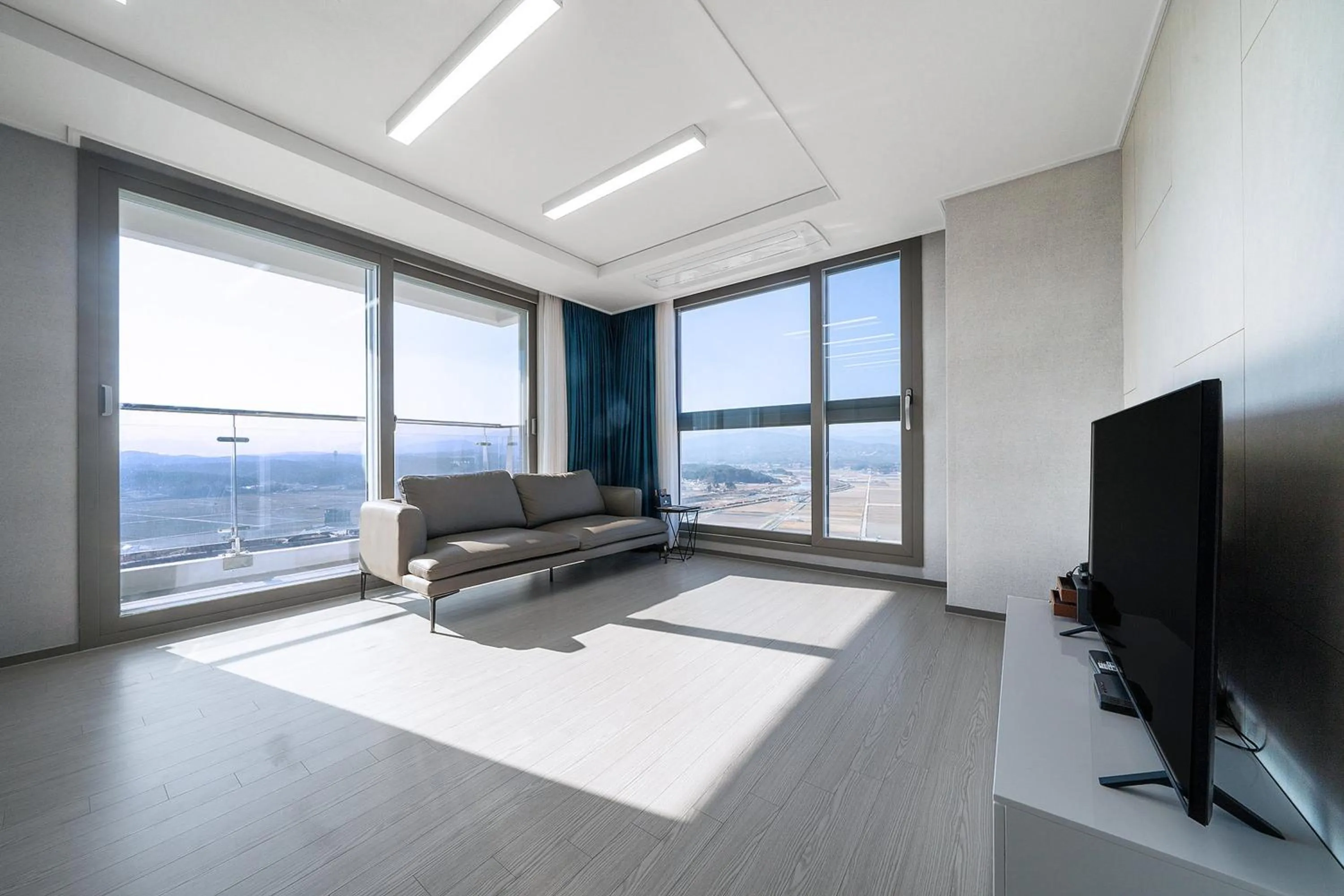 Living room in Gangneung Chonpines Ocean Suites Hotel