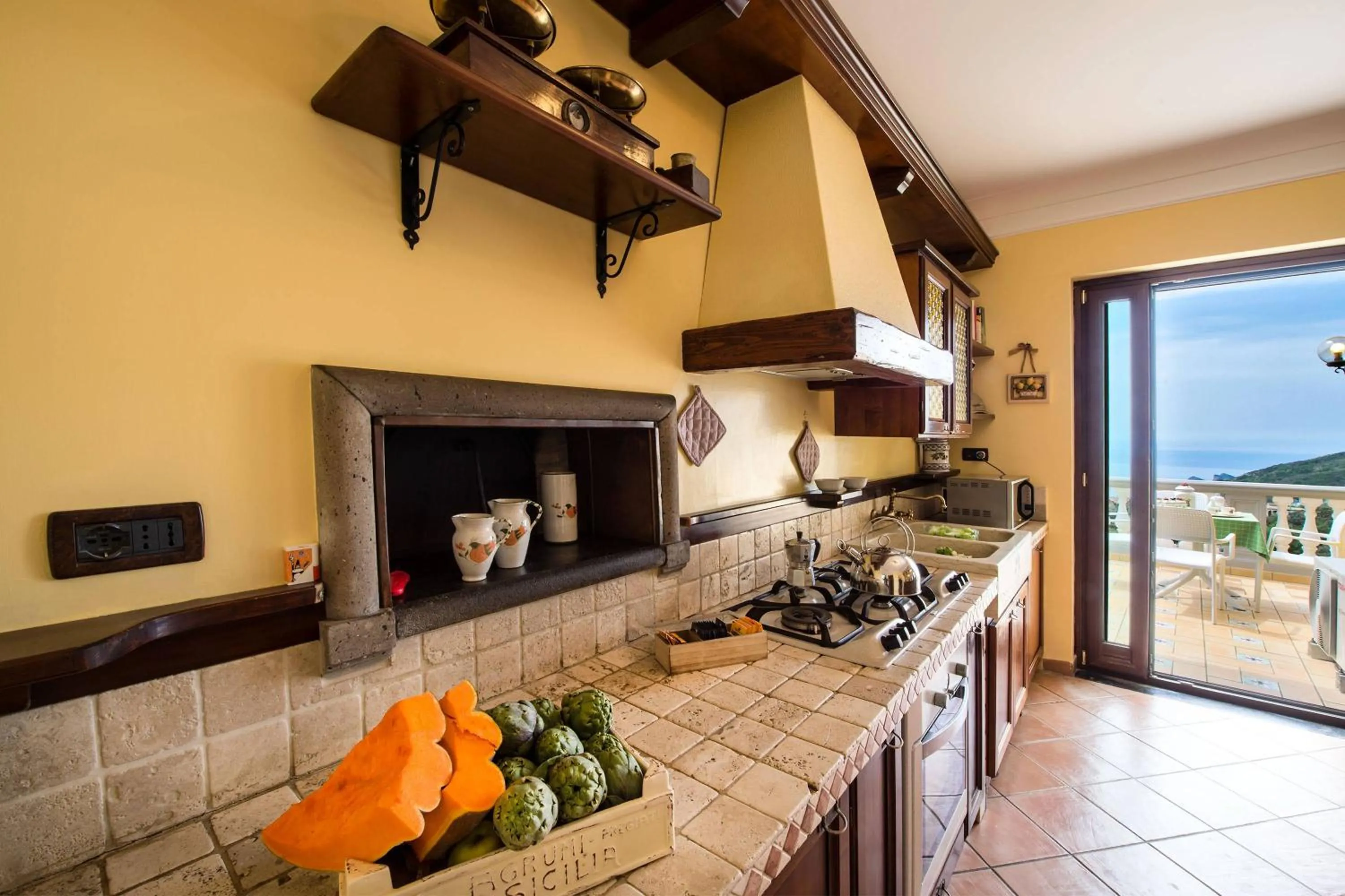 Kitchen or kitchenette in Agriturismo Fattoria Terranova