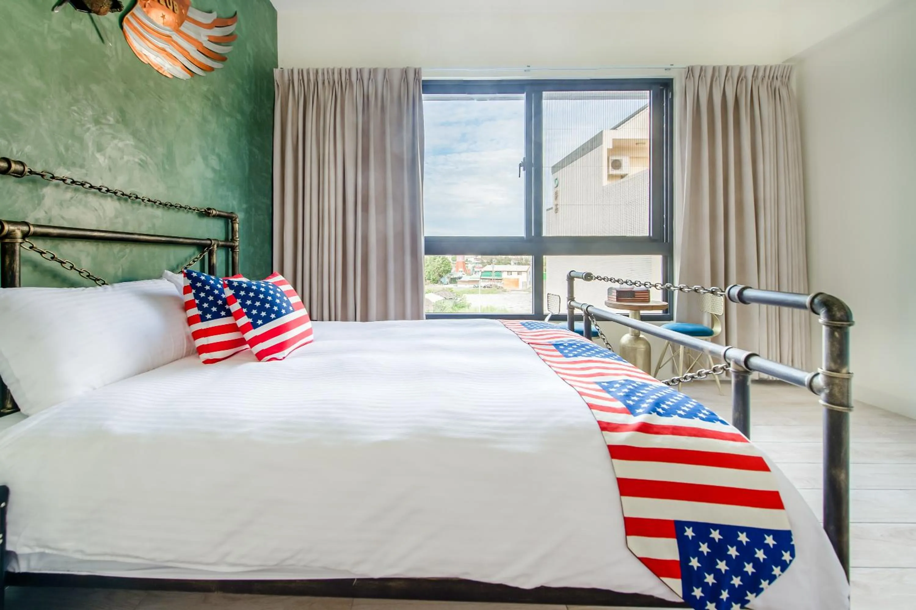 Bedroom, Bed in Flying Club