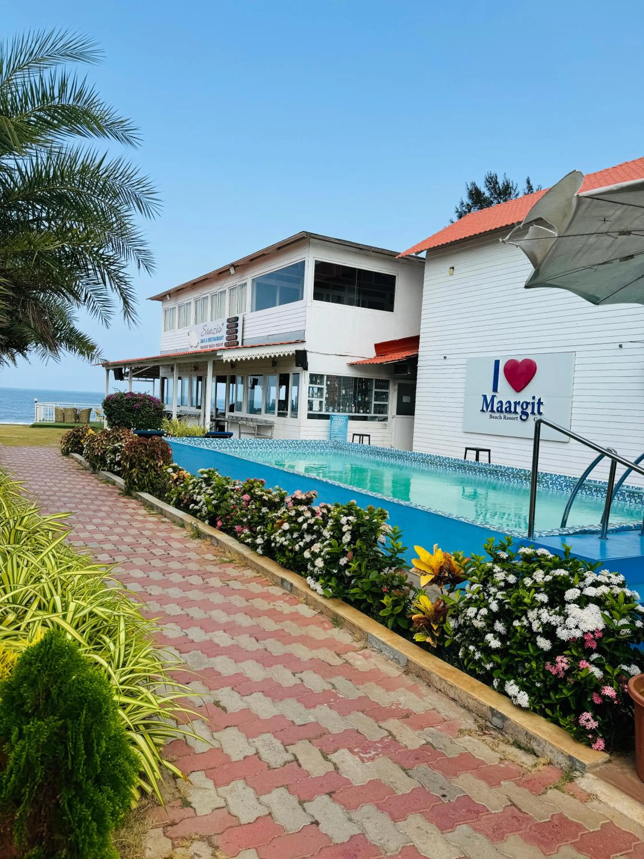 Swimming pool in Maargit Beach Resort