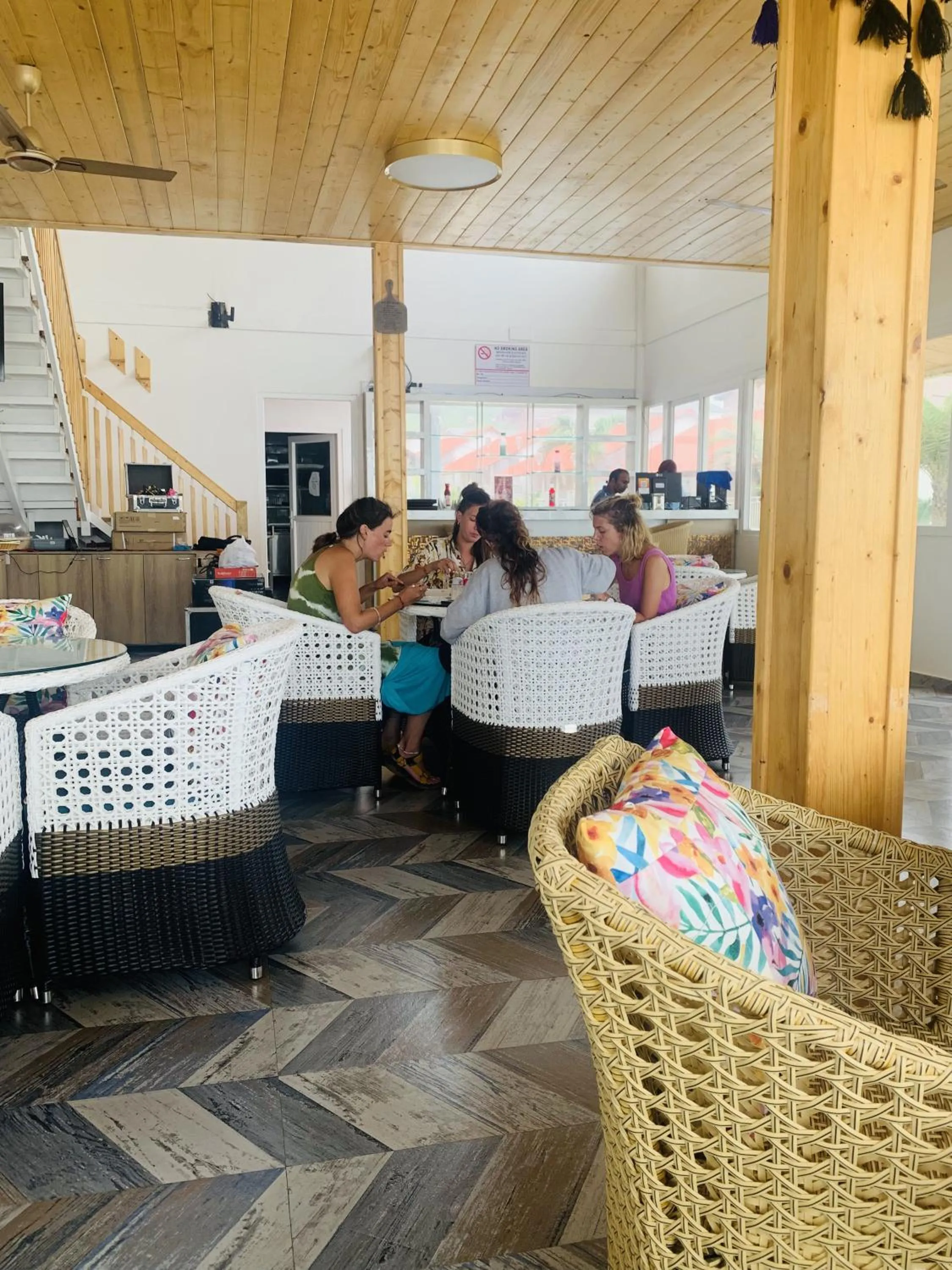 Restaurant/places to eat in Maargit Beach Resort