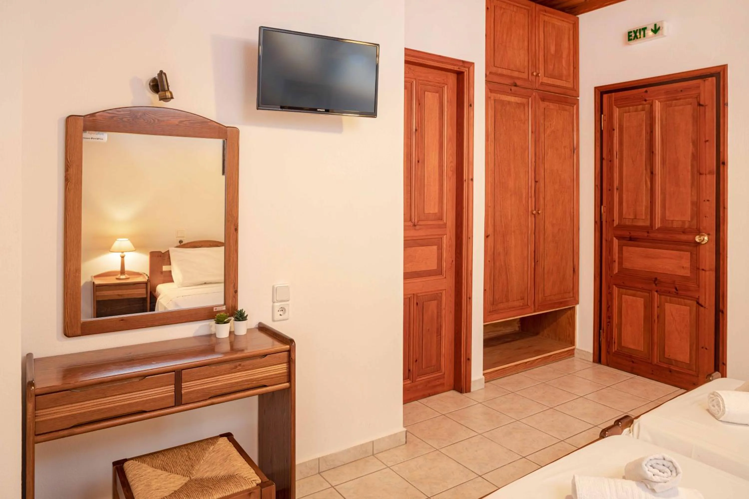 TV and multimedia, Bed in Apolafsis Studios