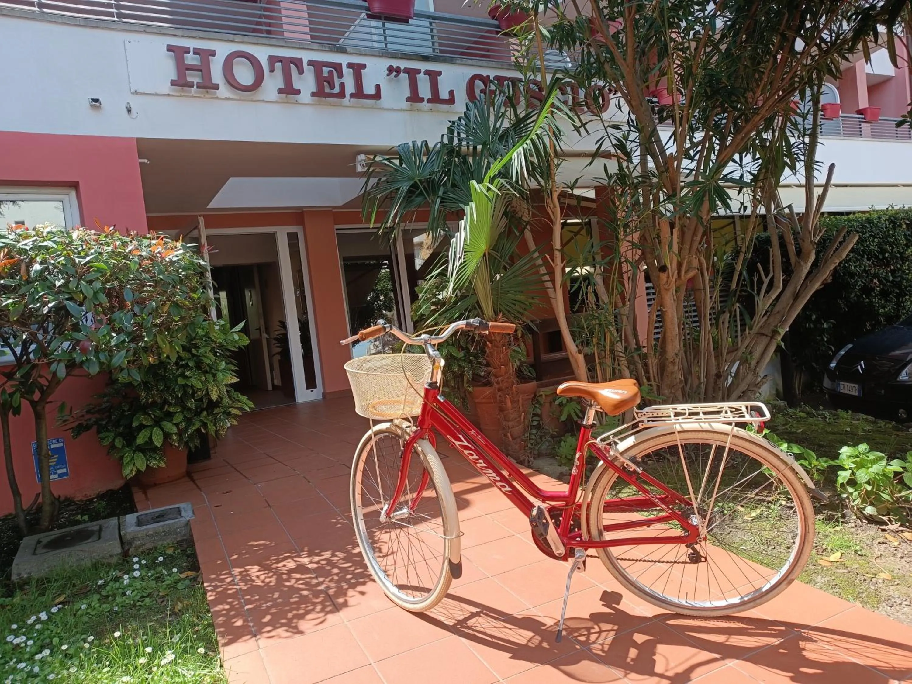 Cycling in Hotel Il Guscio