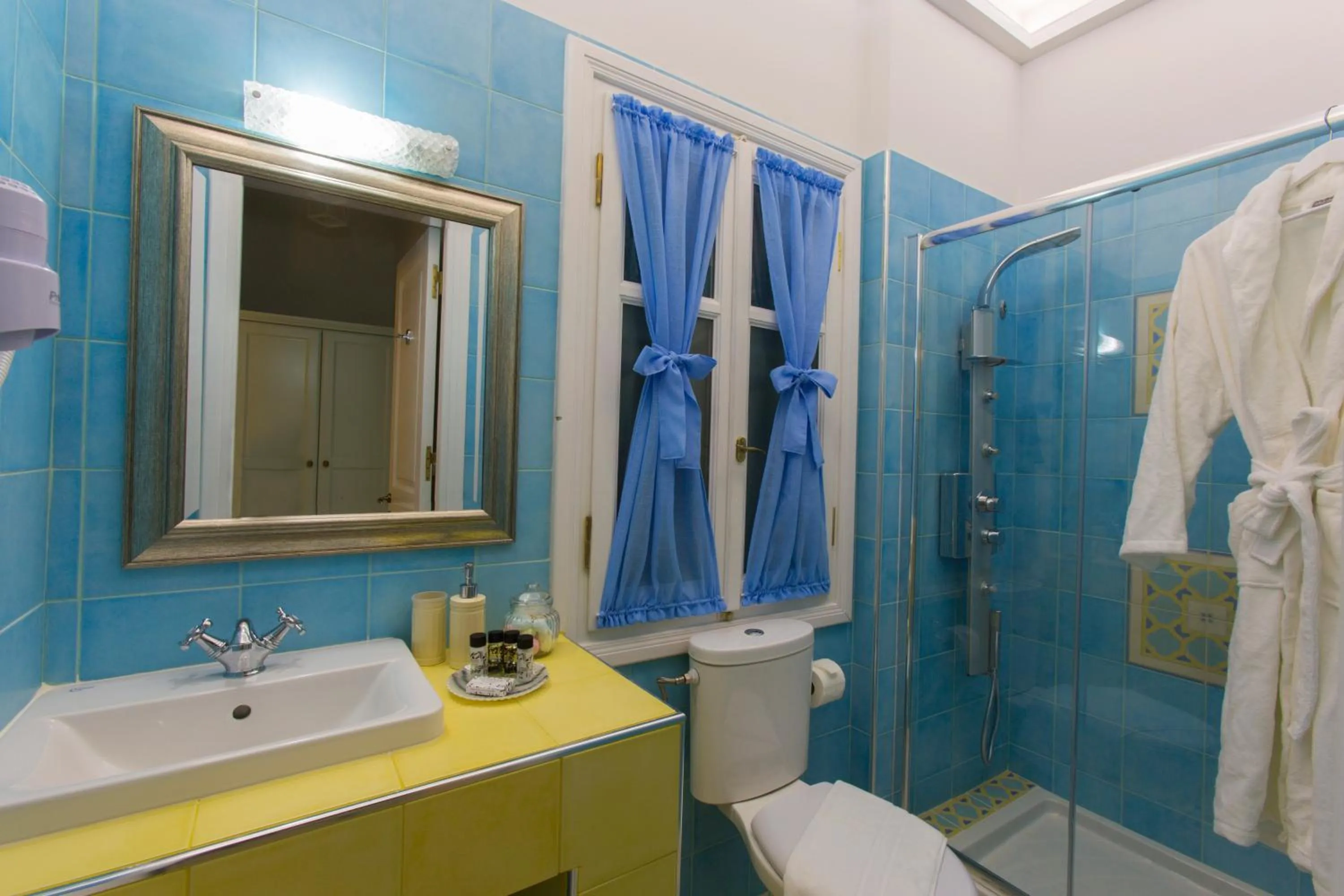 Toilet in Efchi 1904