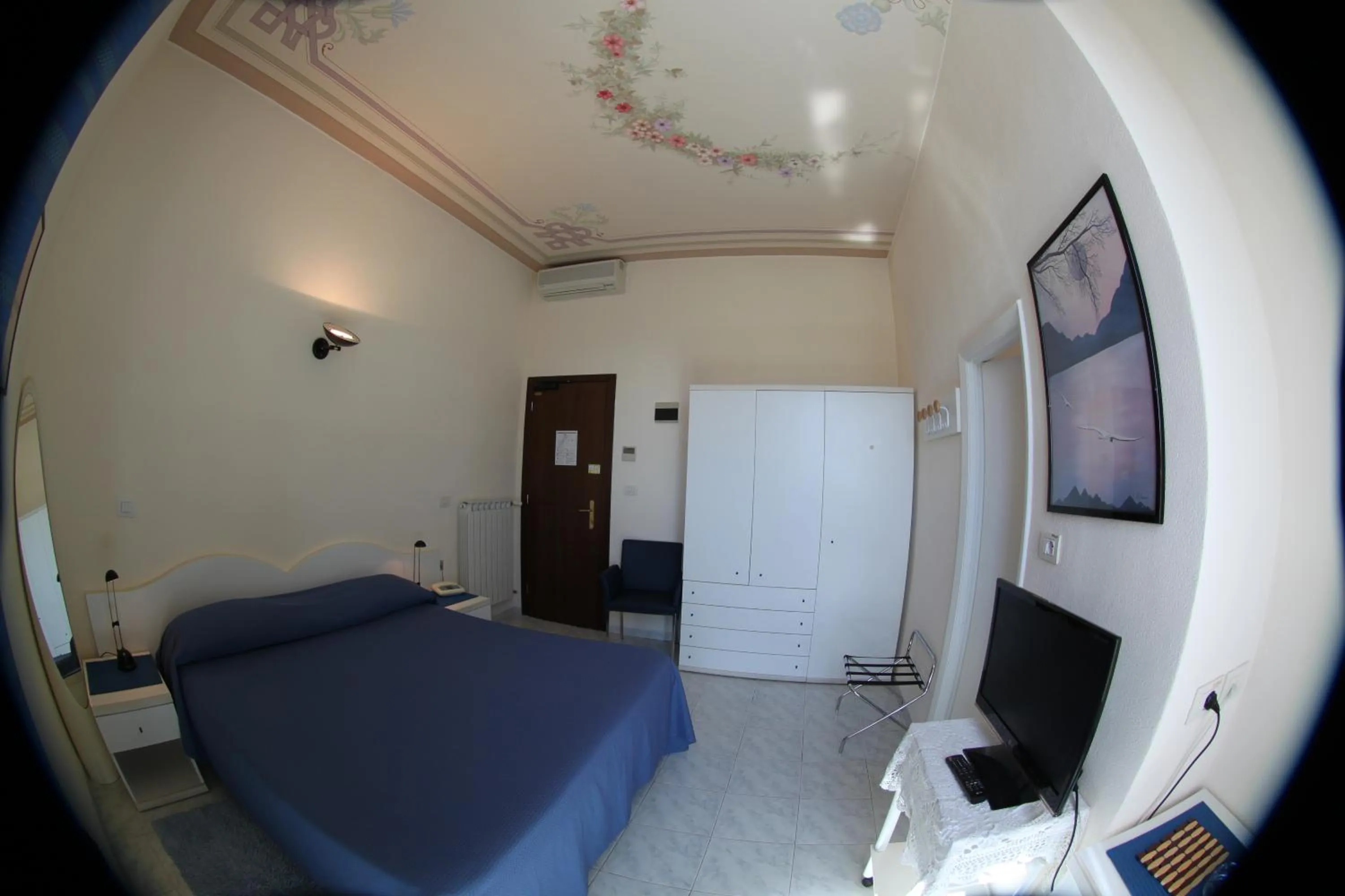 Photo of the whole room, Bed in Hotel Stella