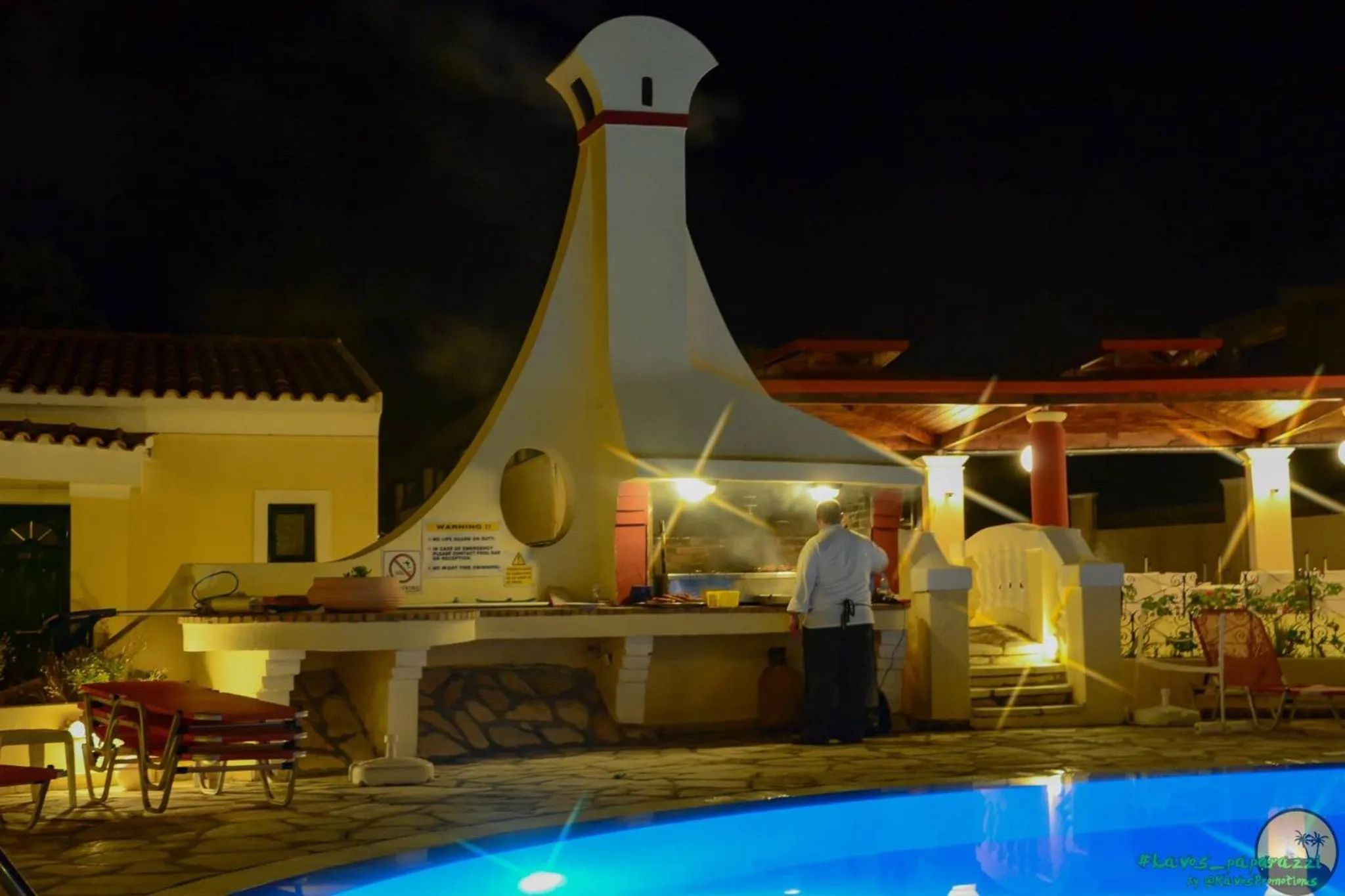 Entertainment in Mediterranean Blue