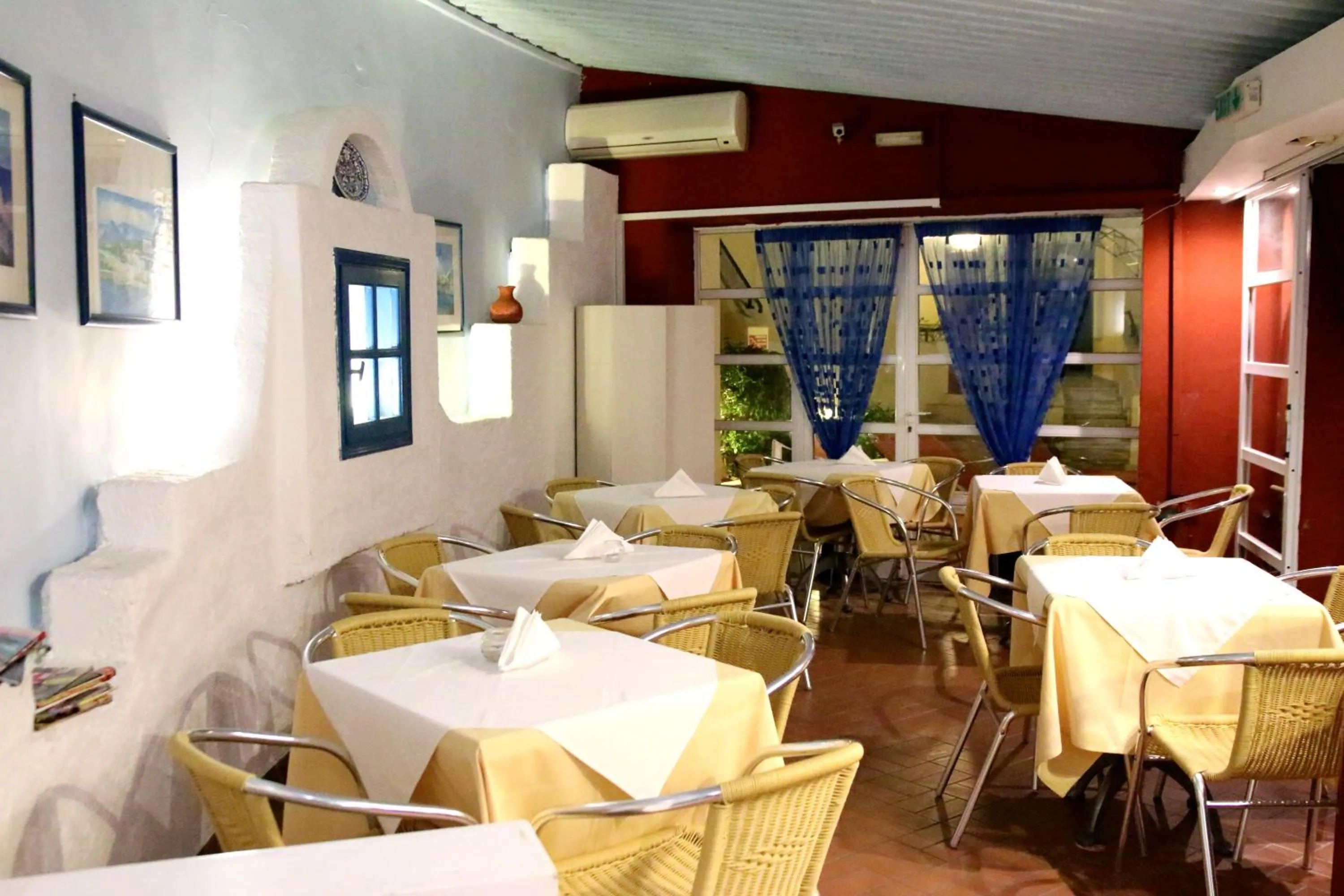 Restaurant/places to eat in Mediterranean Blue