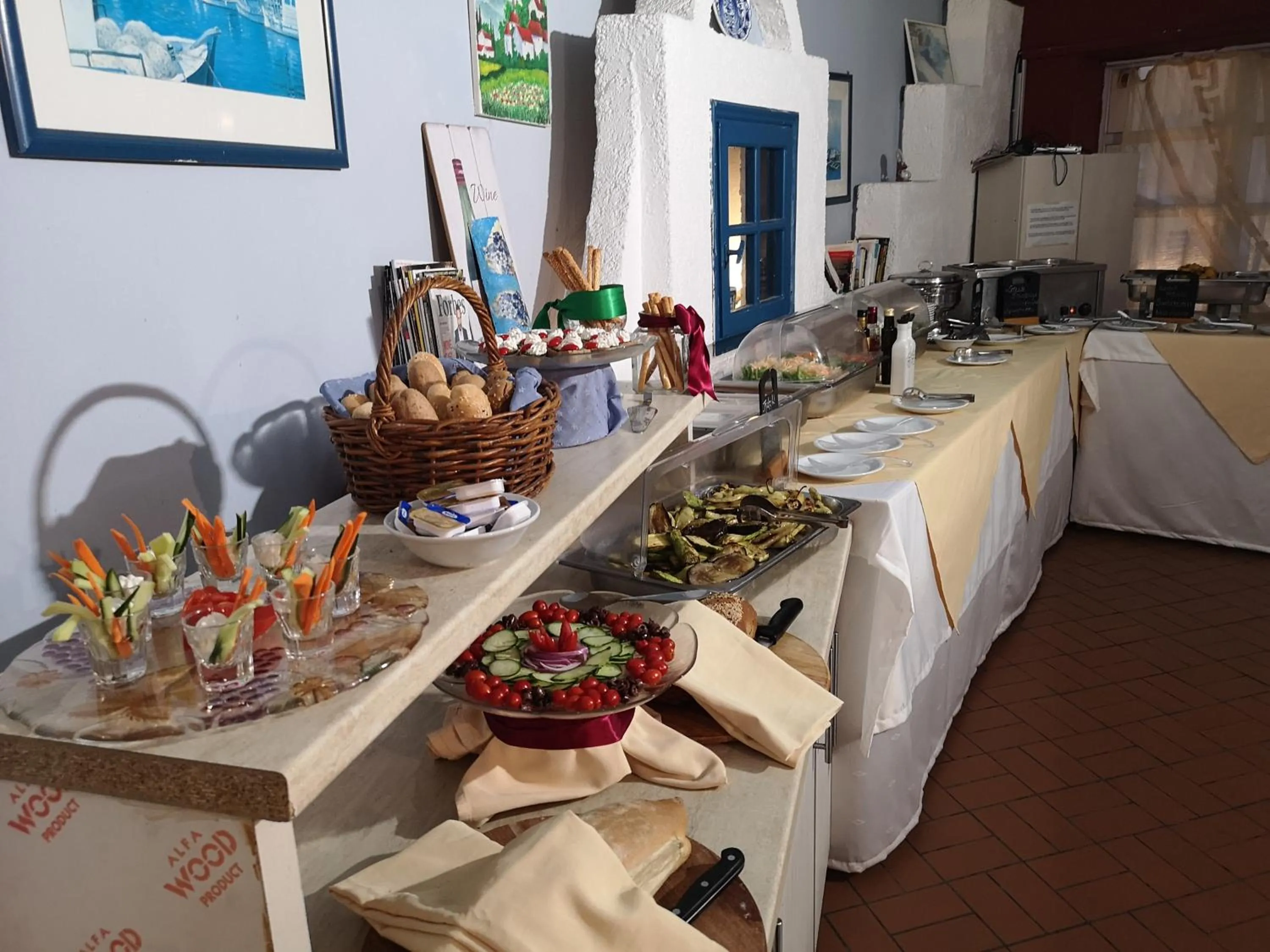 Food and drinks in Mediterranean Blue