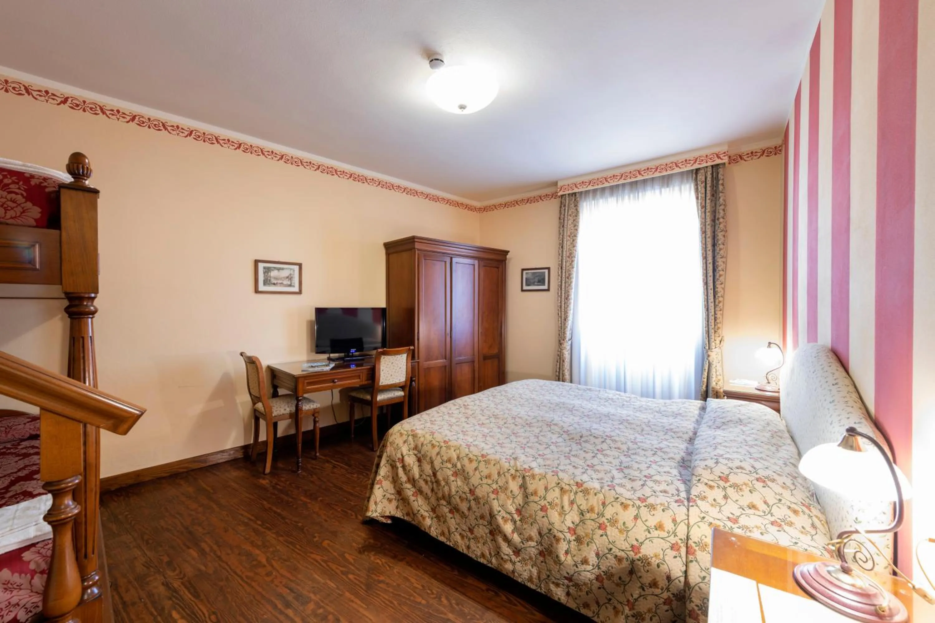 Photo of the whole room, Bed in La Dependance