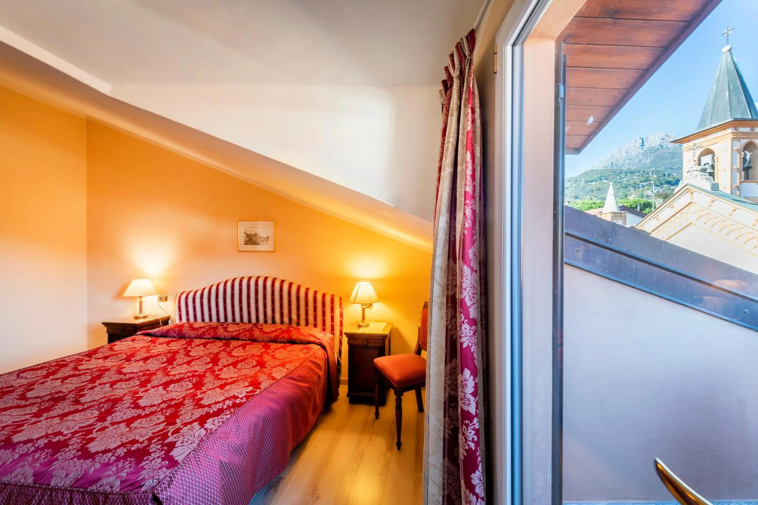 Photo of the whole room, Bed in La Dependance