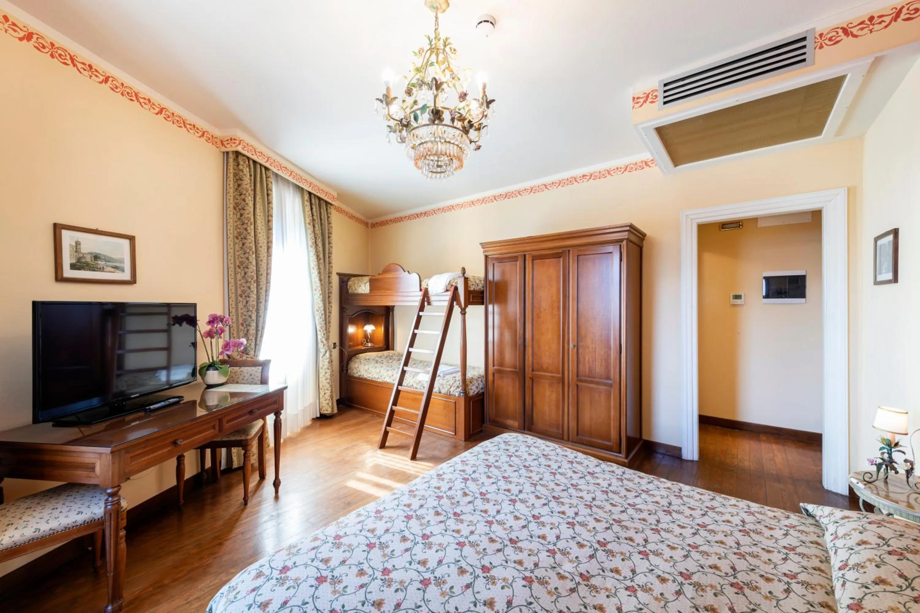 Photo of the whole room, Bed in La Dependance