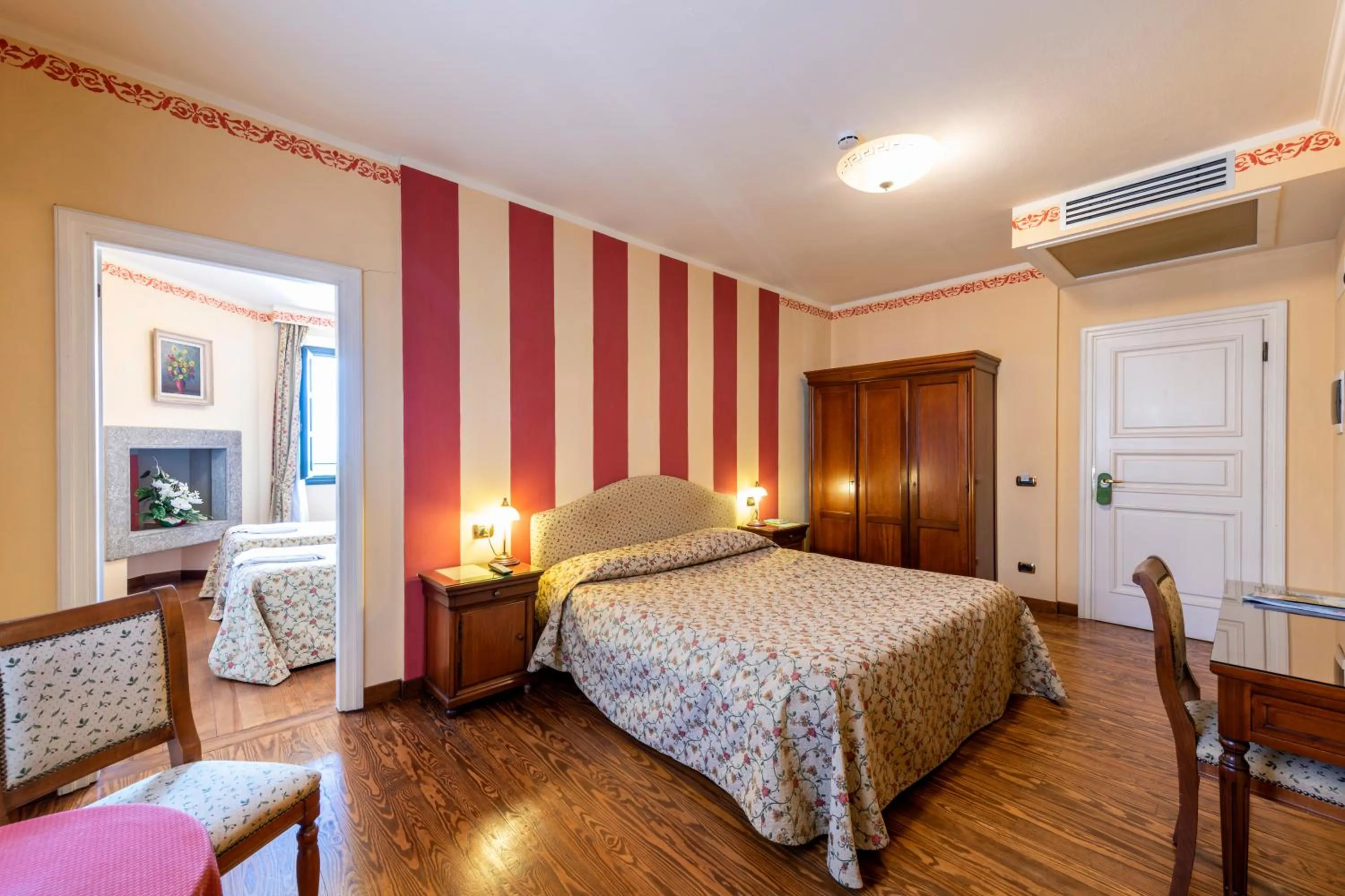 Photo of the whole room, Bed in La Dependance