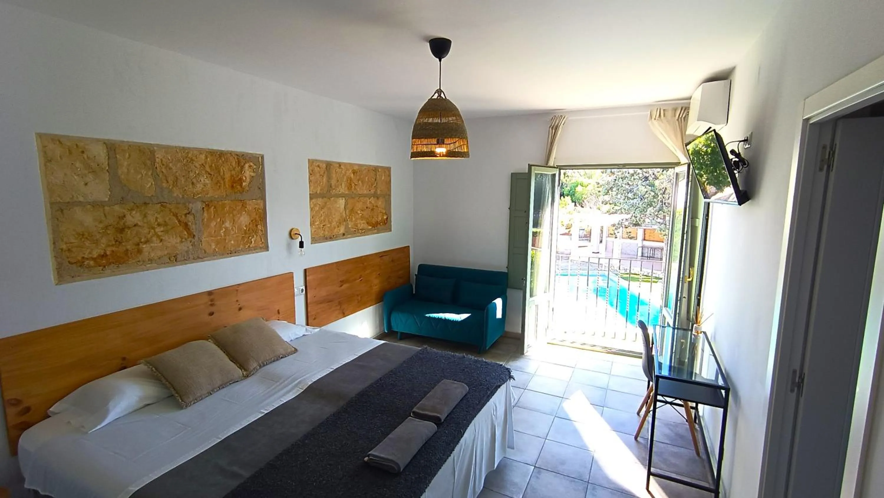 Photo of the whole room, Bed in Hostal Residencia Alma