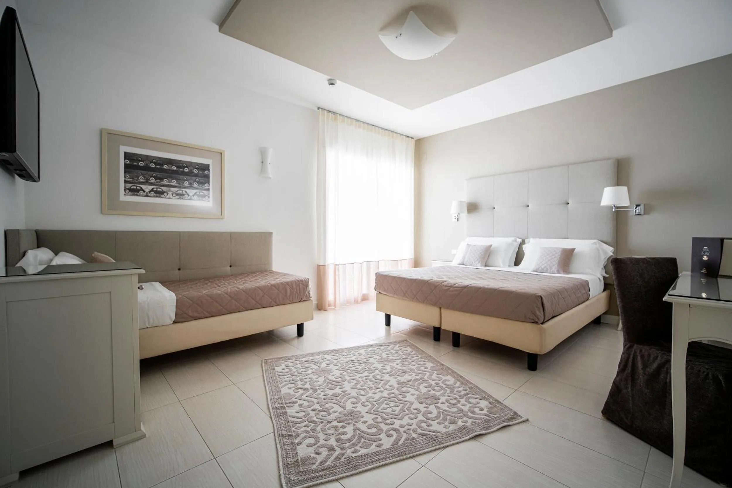 Bedroom, Bed in Hotel Le Soleil