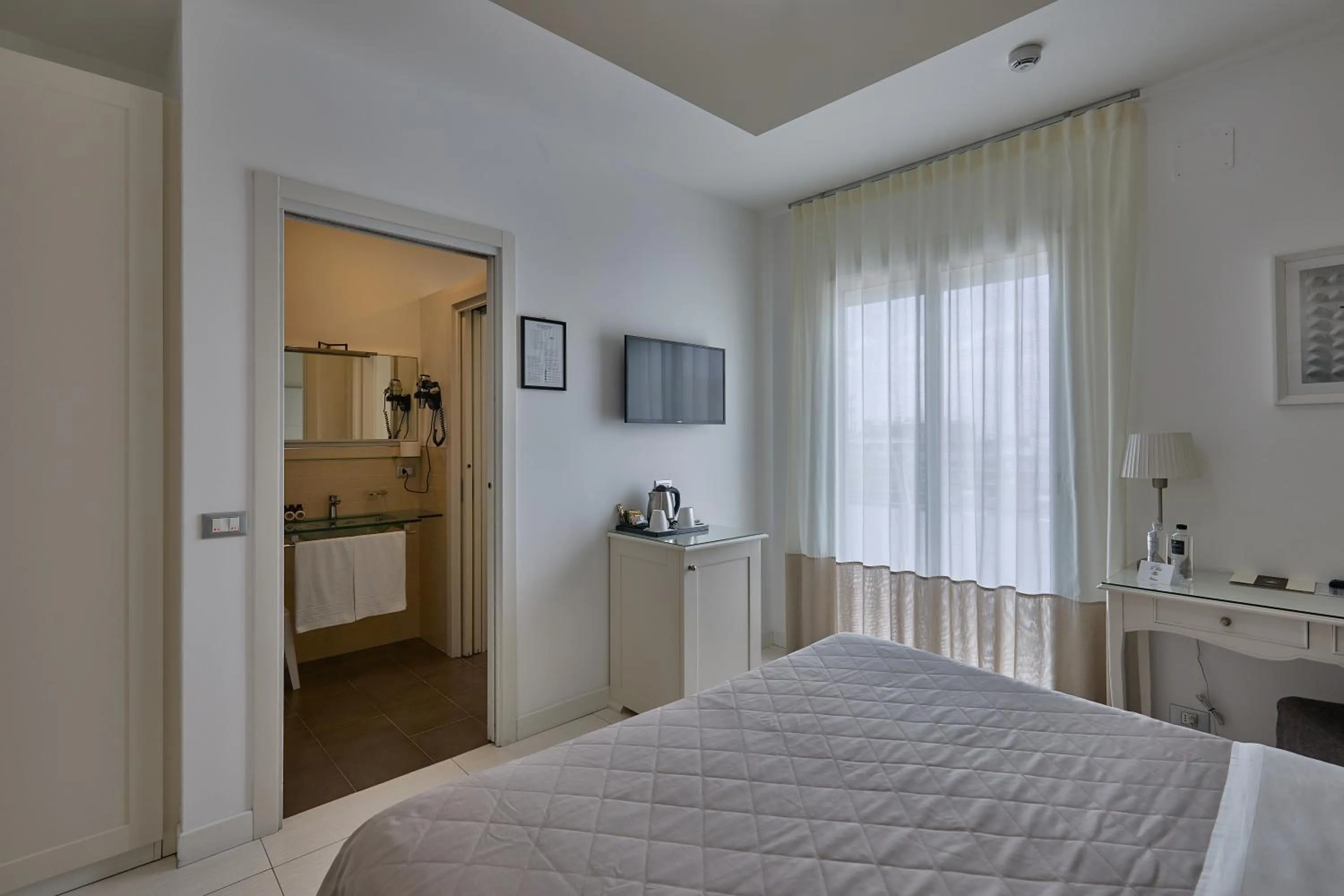 Bedroom, Bed in Hotel Le Soleil