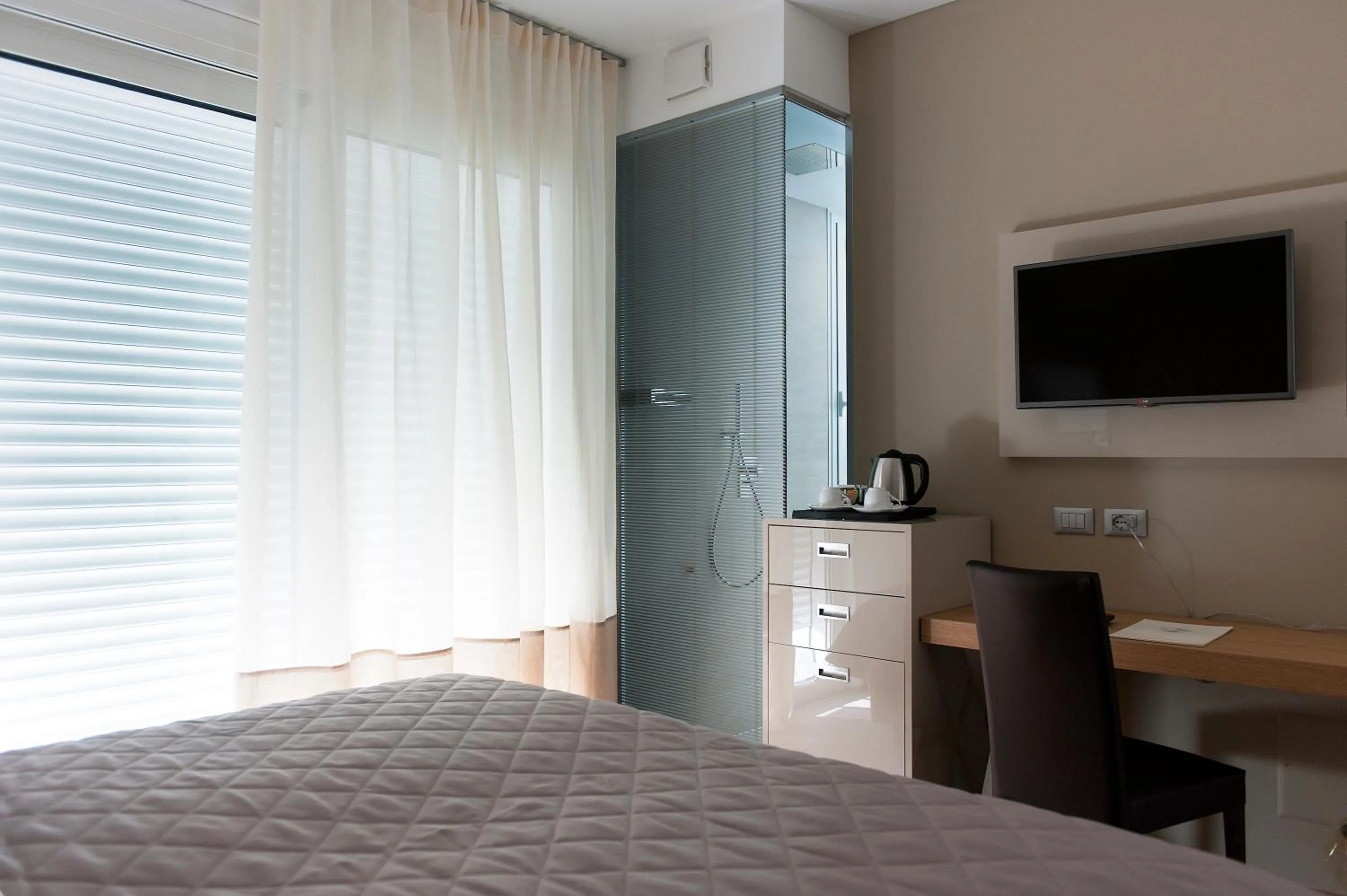 Bedroom, Bed in Hotel Le Soleil