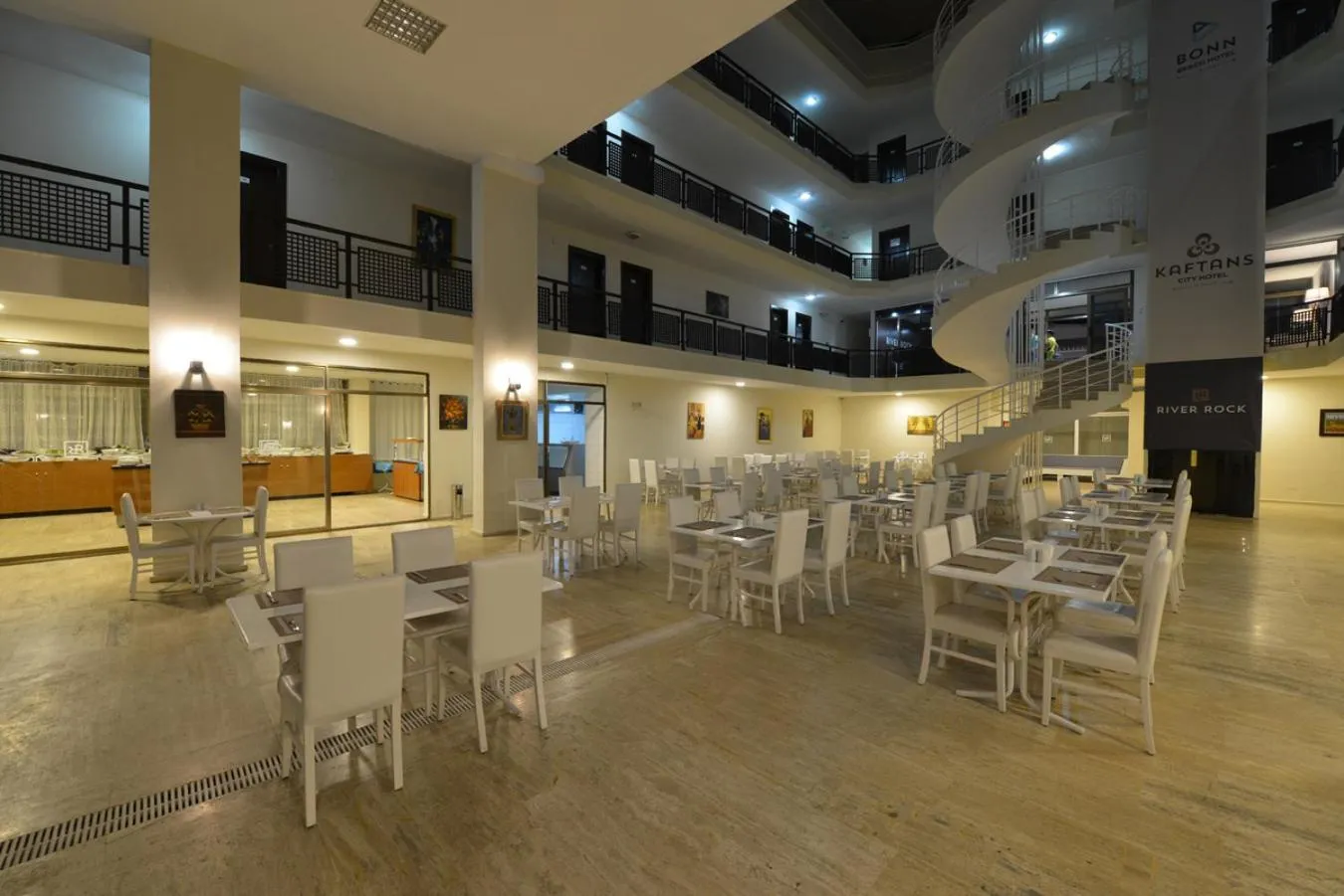 Restaurant/places to eat in Kaftans City Hotel by RRH&R