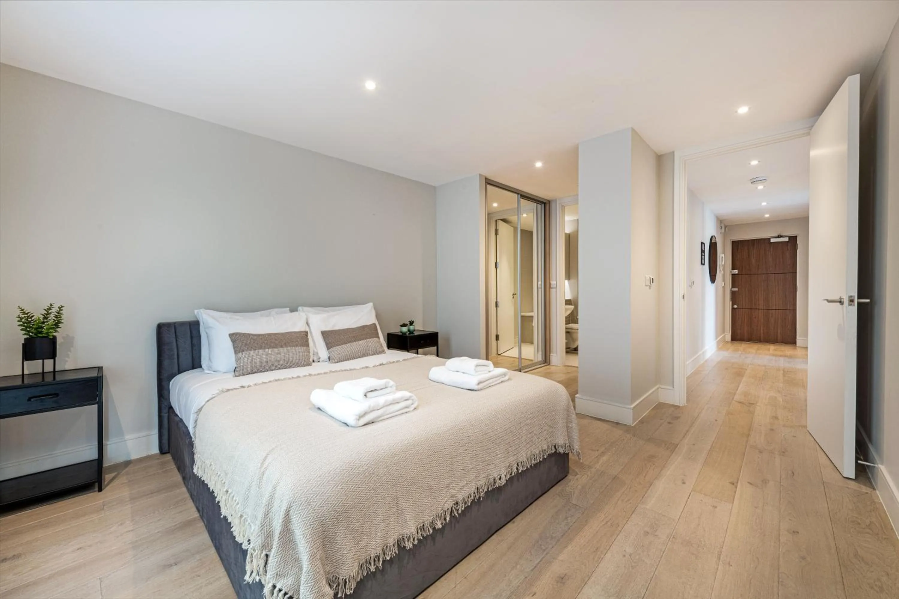 Bedroom in Stayo Apartments Southbank