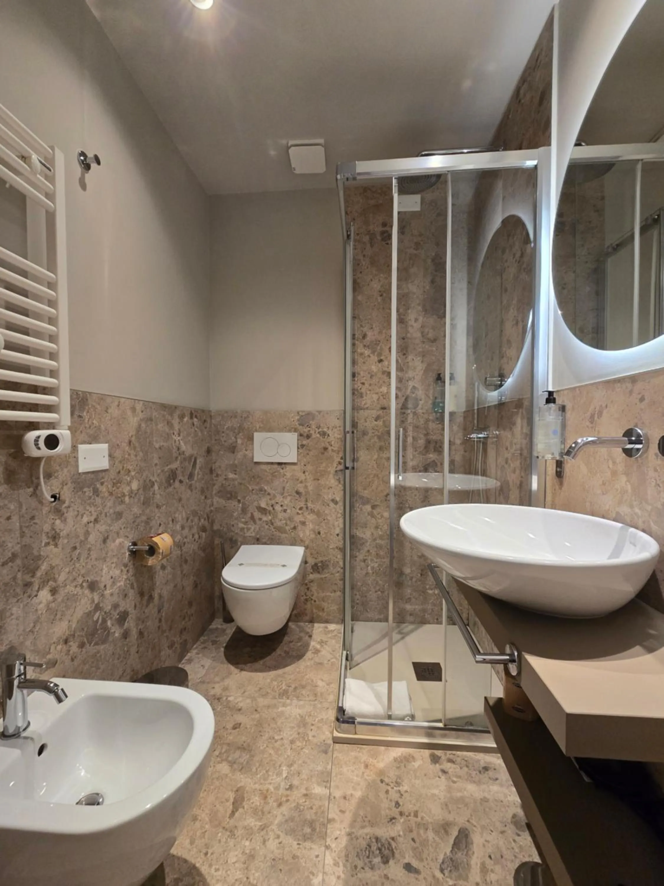 Shower in Hotel Porta Pia