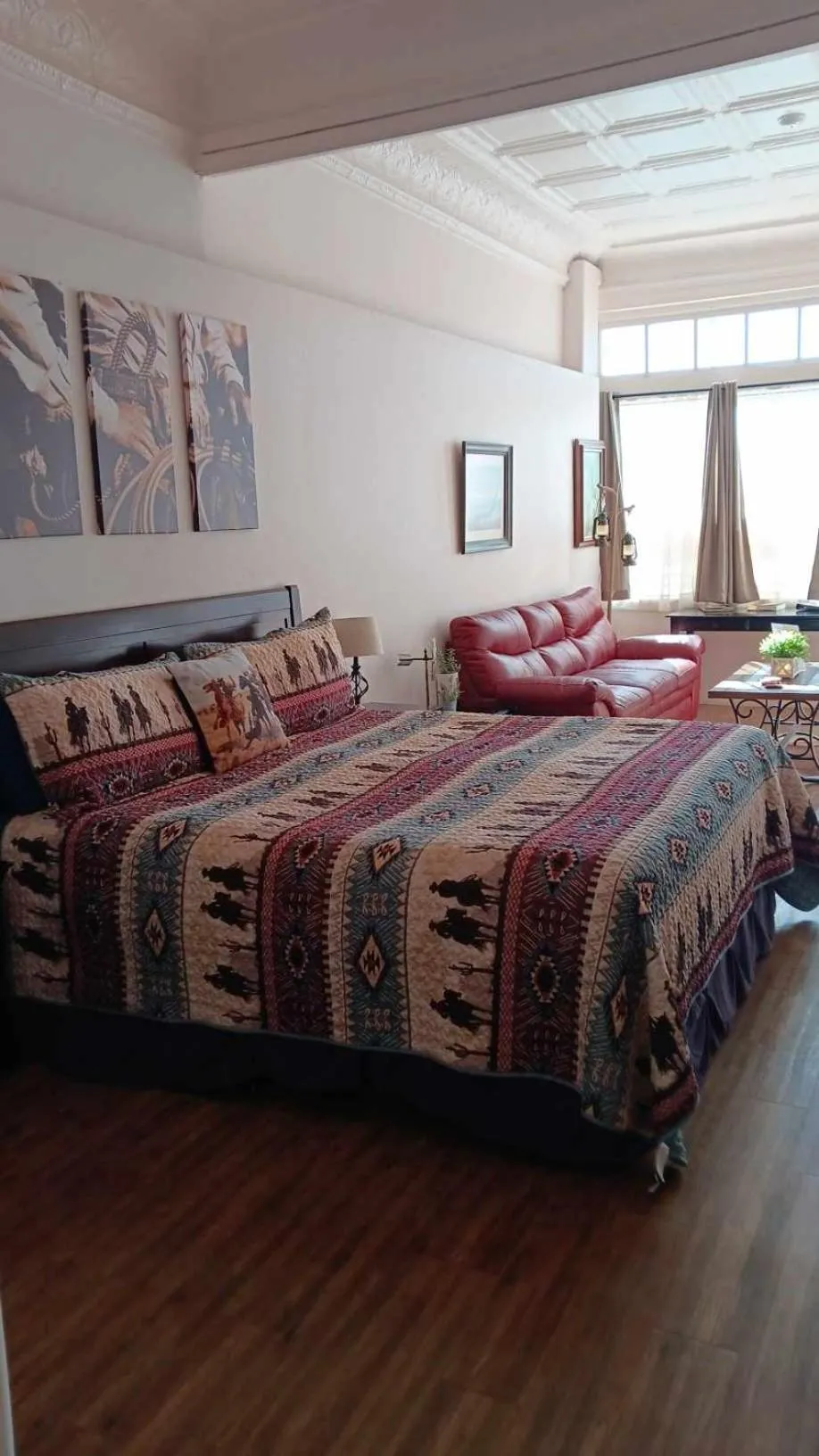 Bed in Katie's Cozy Suites