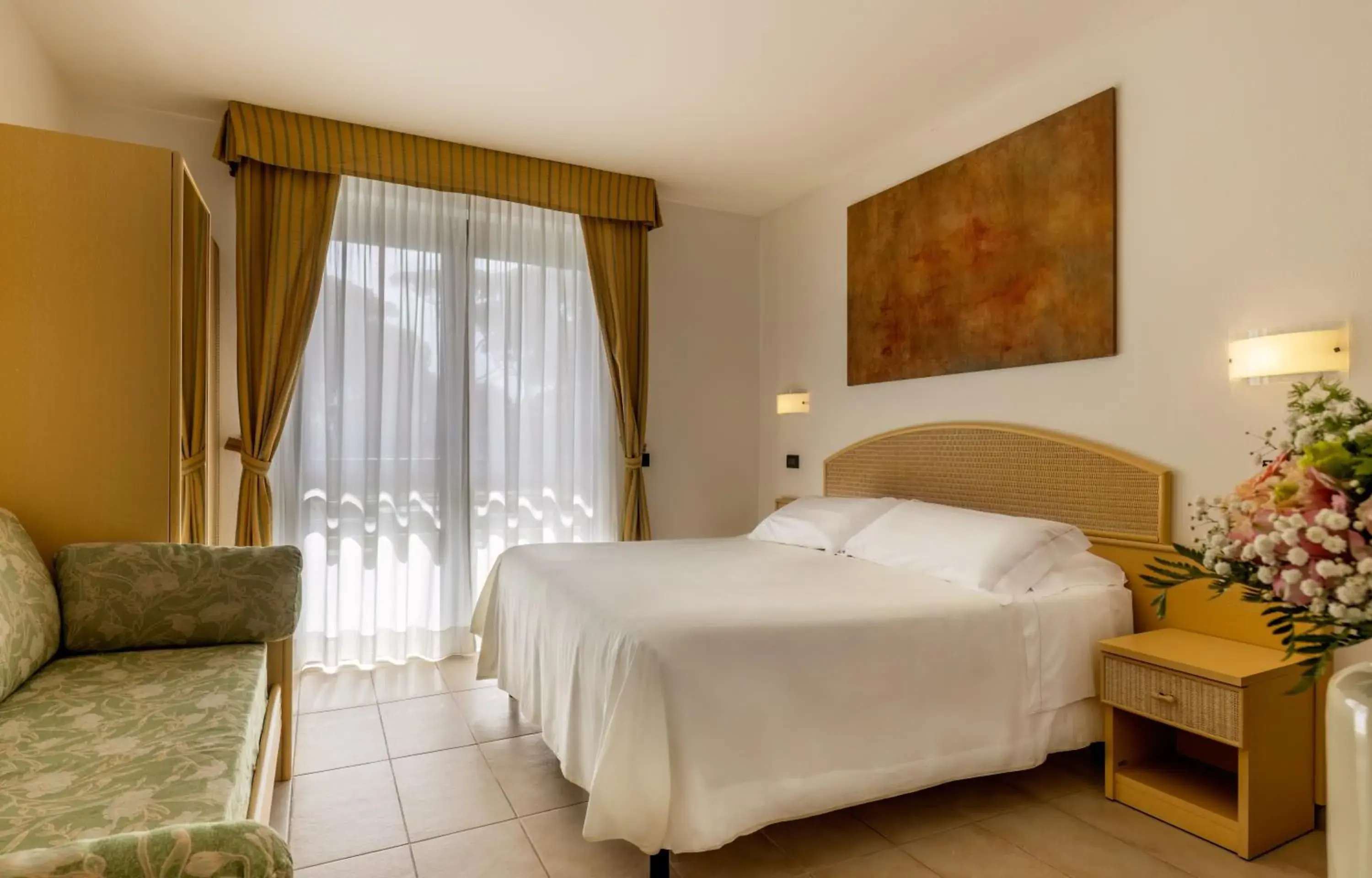 Superior Triple Room in Hotel Acapulco Superior Triple Room in Hotel Acapulco