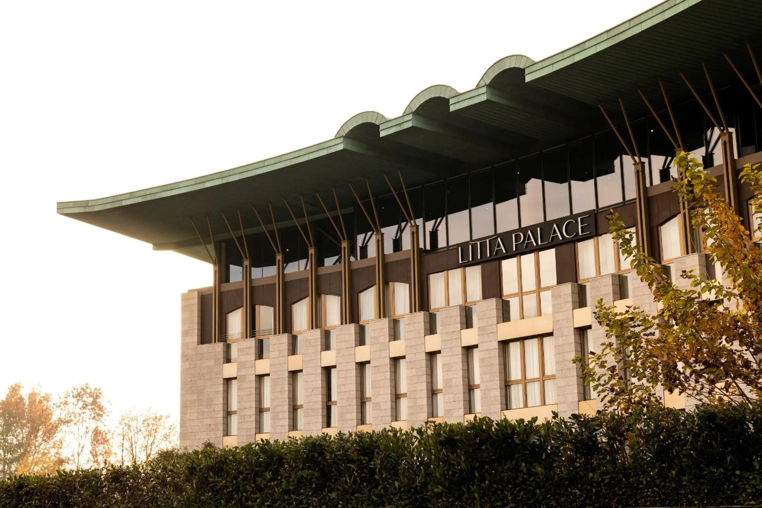 Property building in Litta Palace Milano