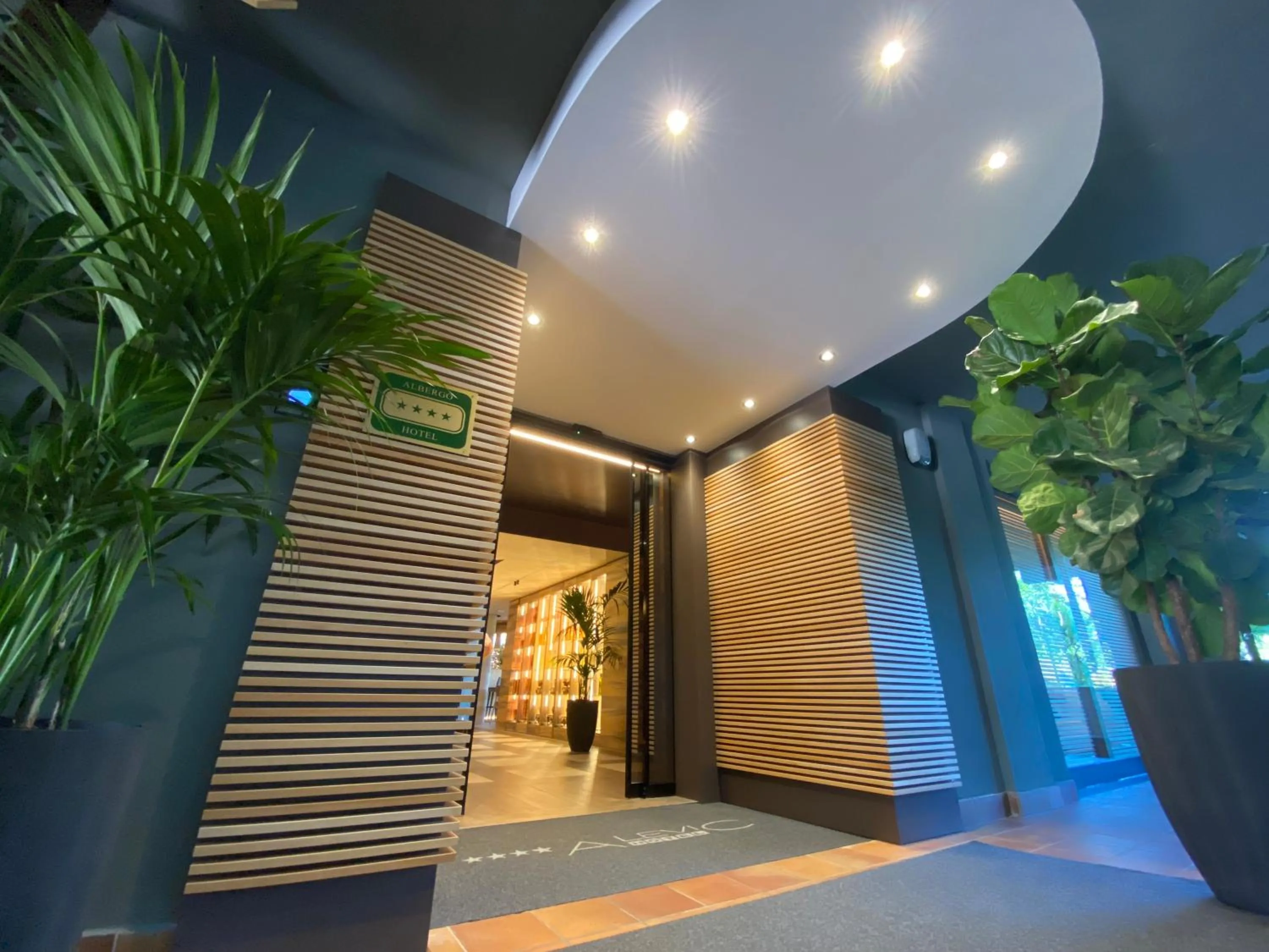 Facade/entrance in Alevic Hotel Sirmione