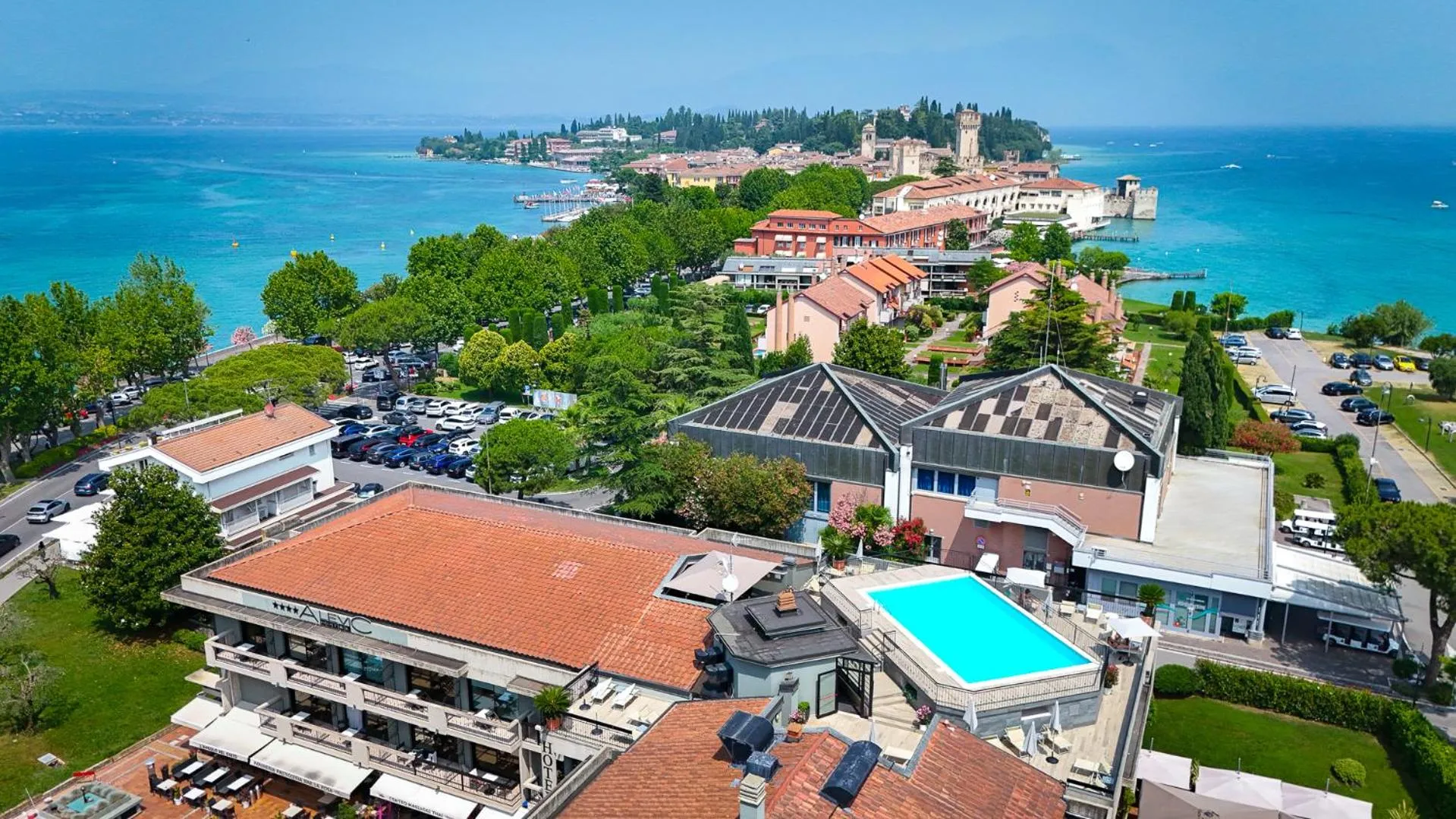 Property building in Alevic Hotel Sirmione