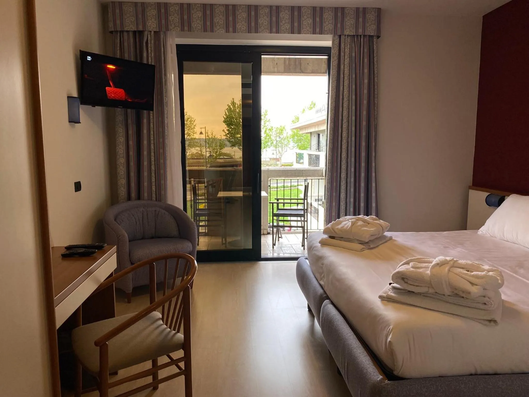 Connecting Family Suite with Lake View  in Alevic Hotel Sirmione