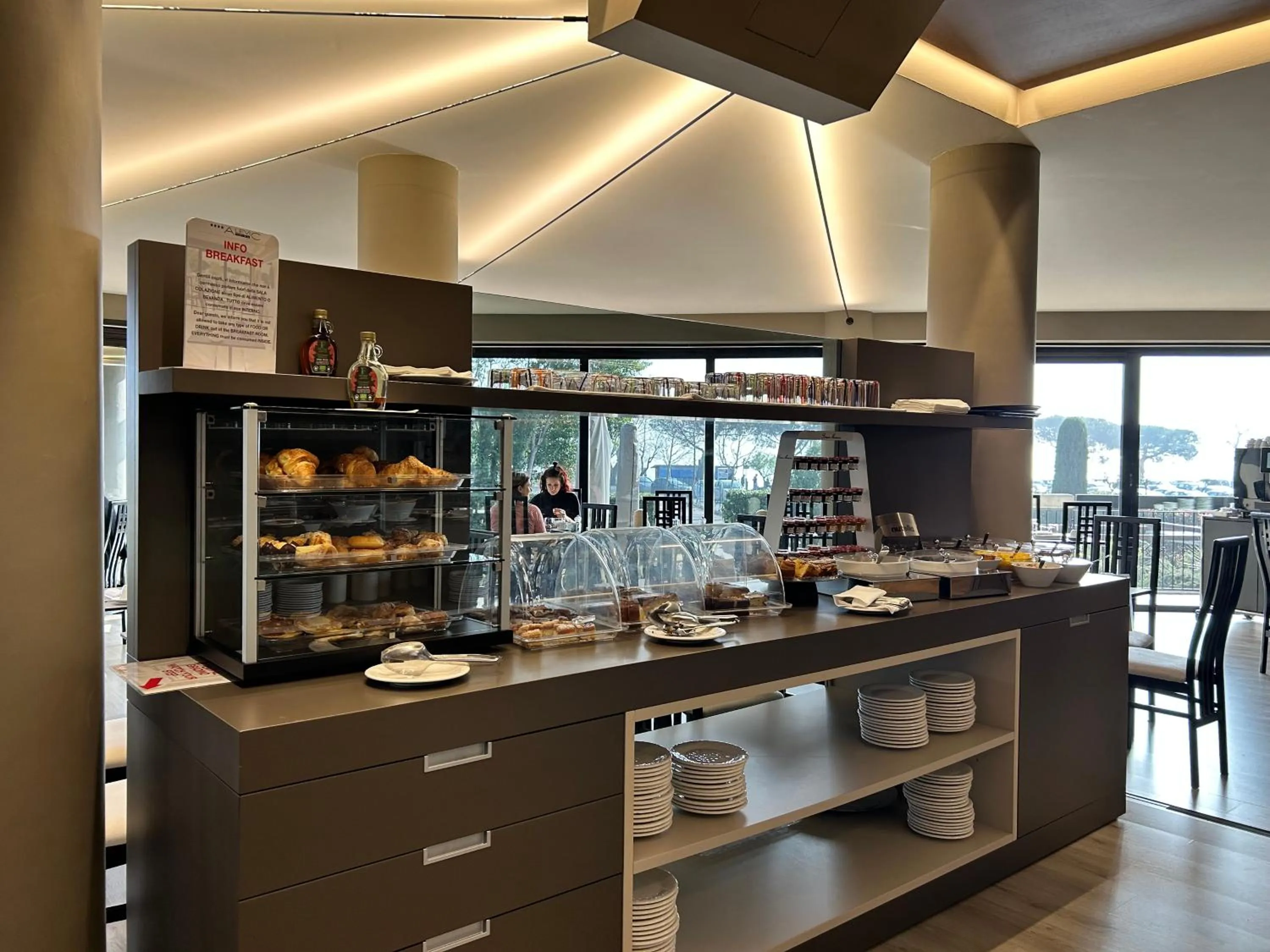 Coffee/tea facilities in Alevic Hotel Sirmione