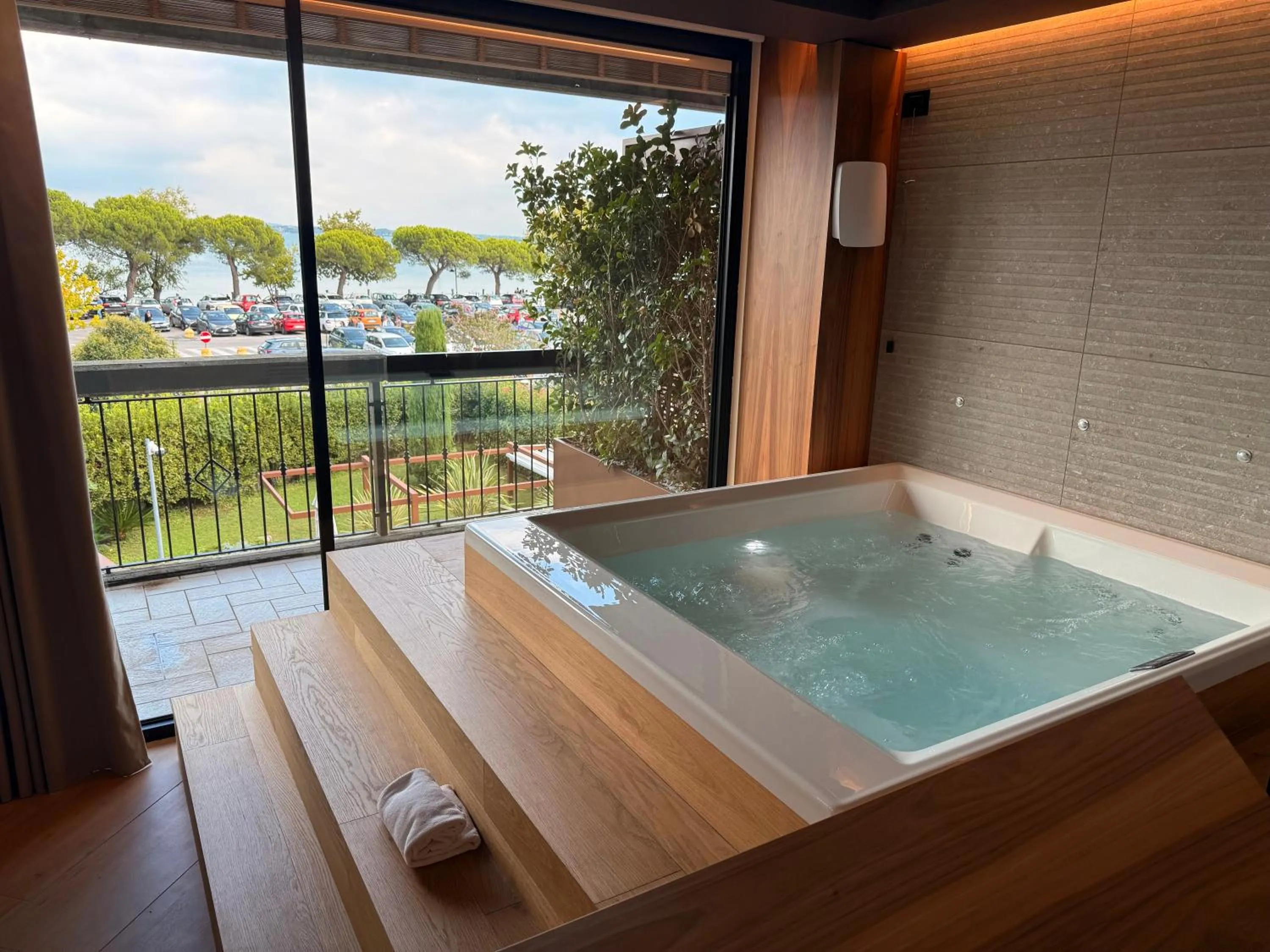 Natural landscape in Alevic Hotel Sirmione