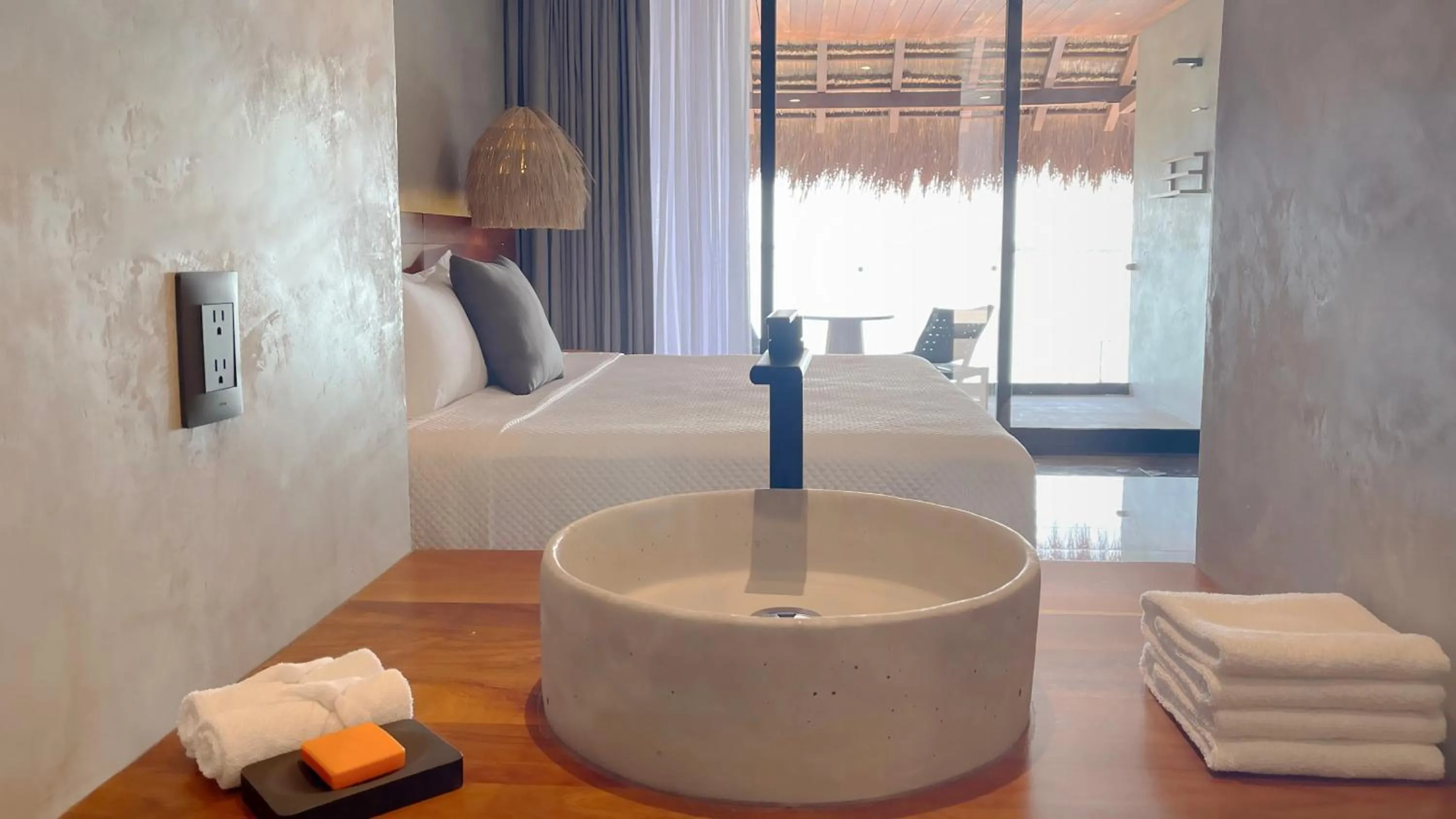 Photo of the whole room, Bed in Hotel Amainah Bacalar Adults Only