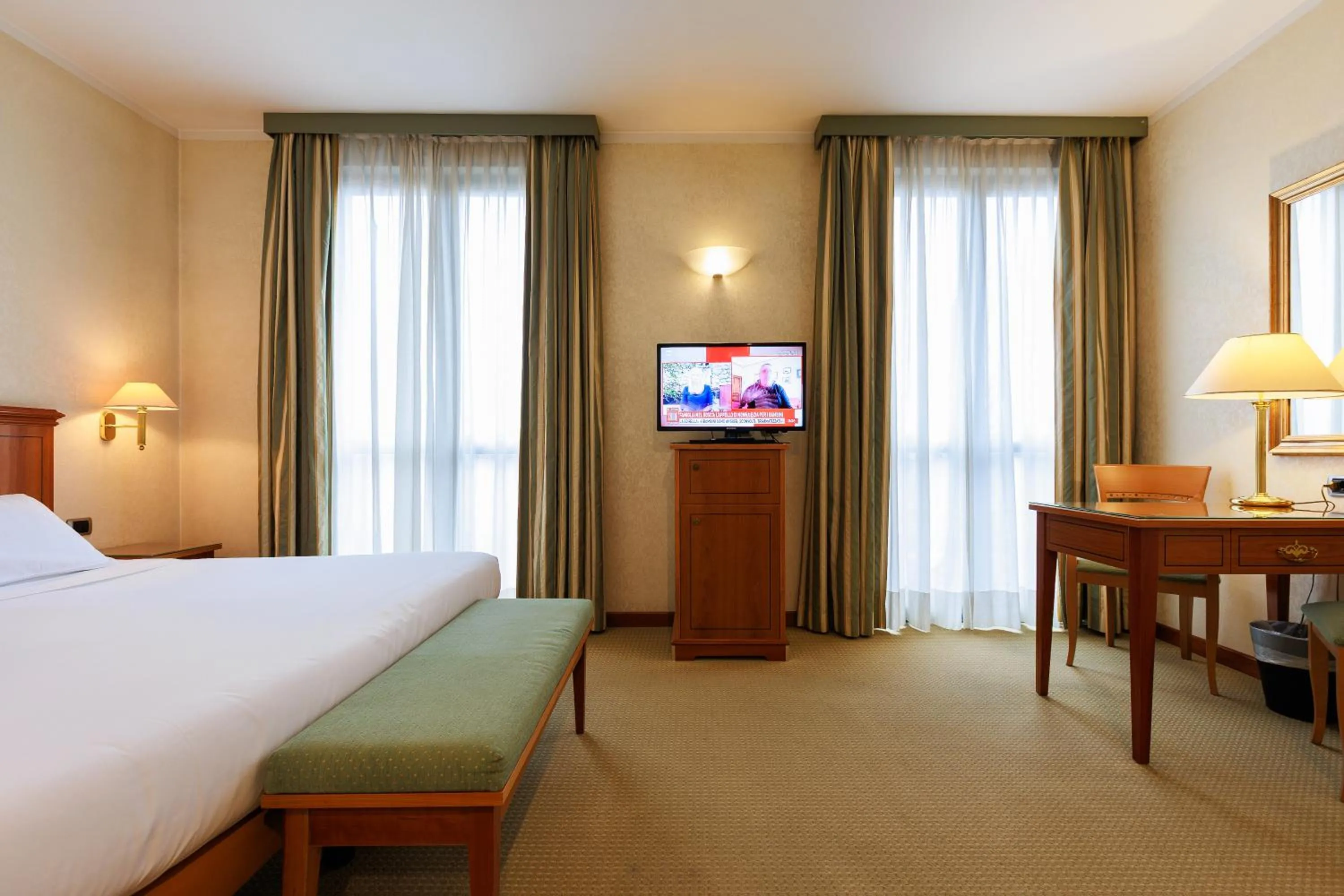 Bed in Hotel Excelsior Magenta