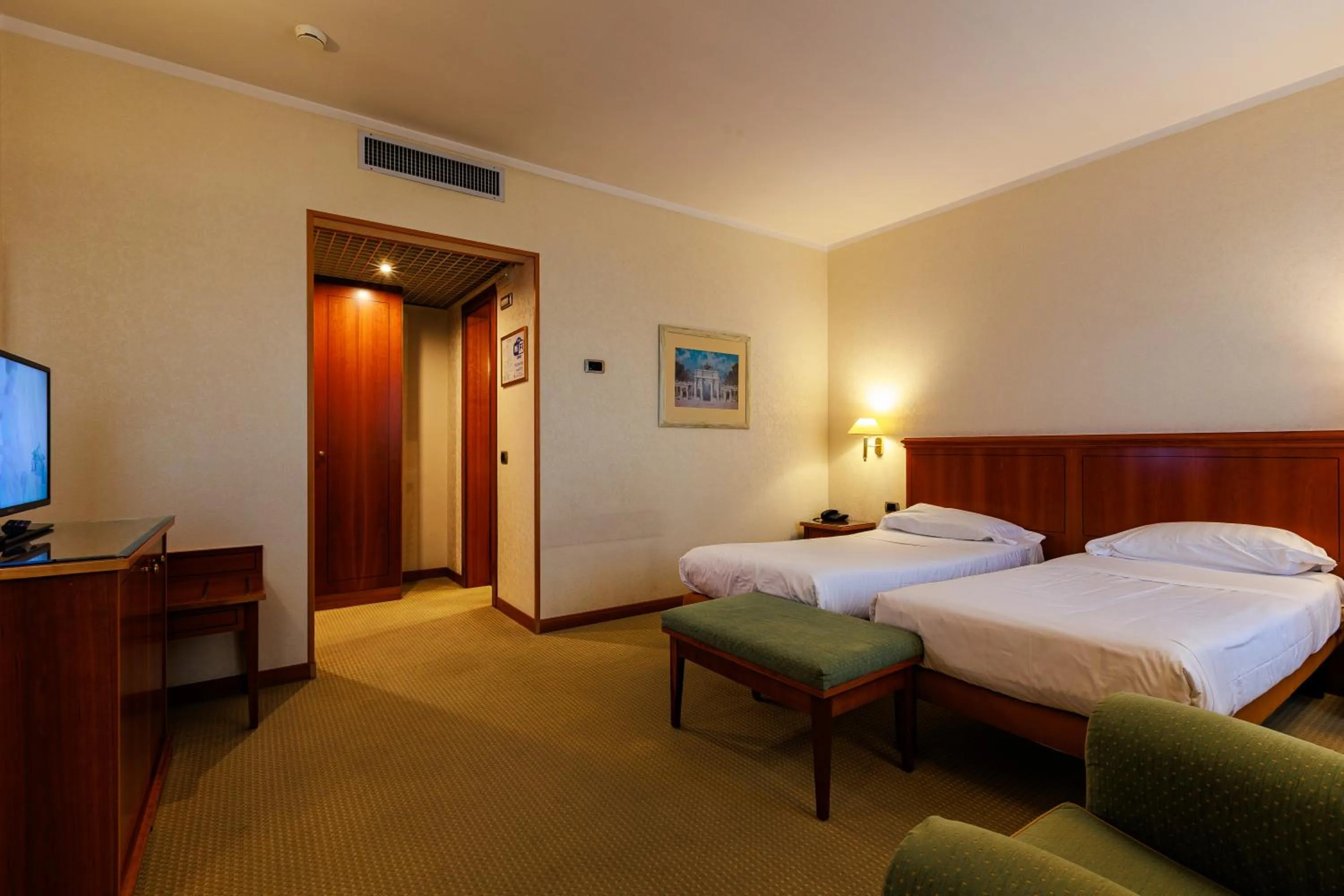 Bed in Hotel Excelsior Magenta