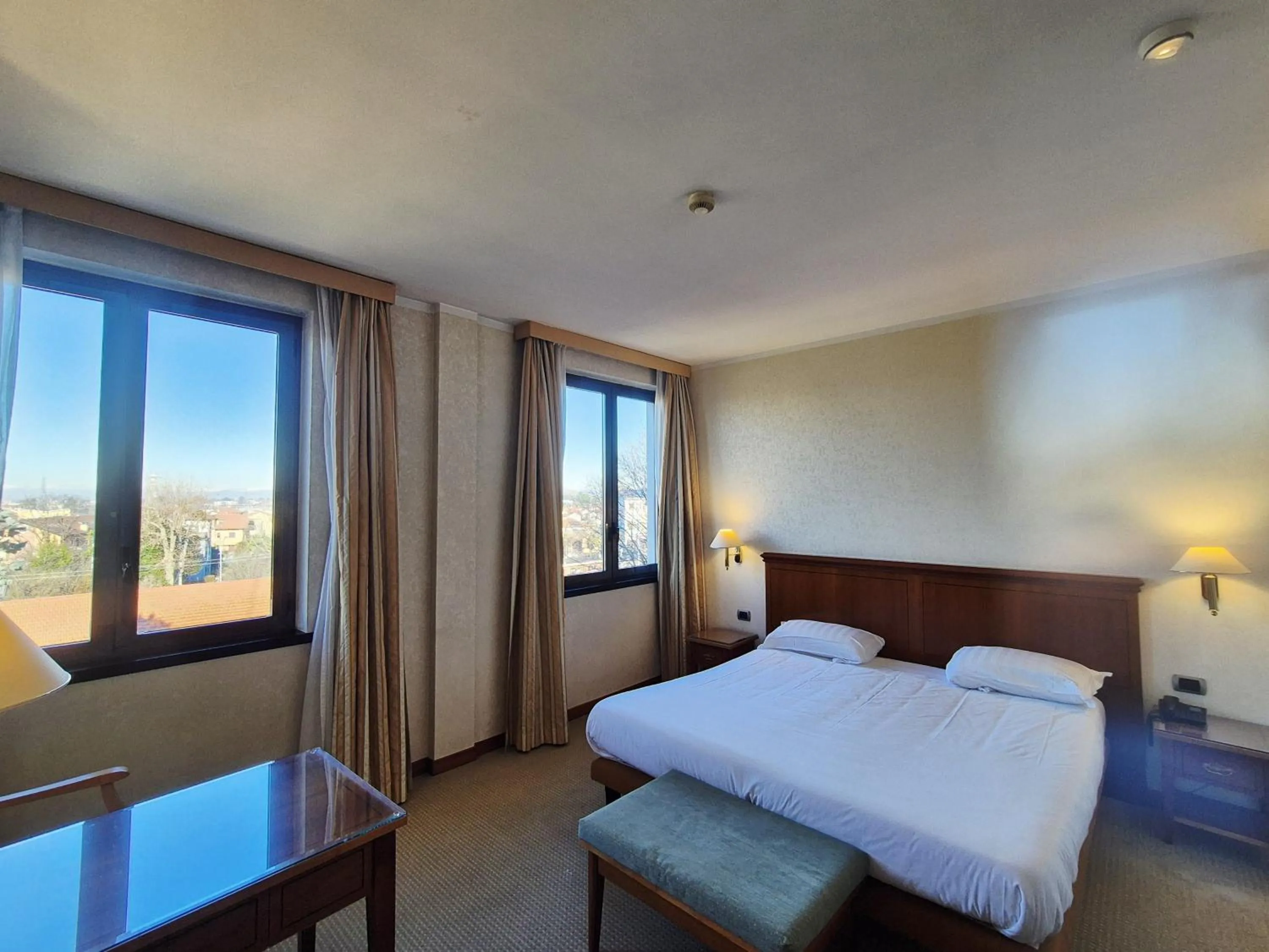 Bed in Hotel Excelsior Magenta