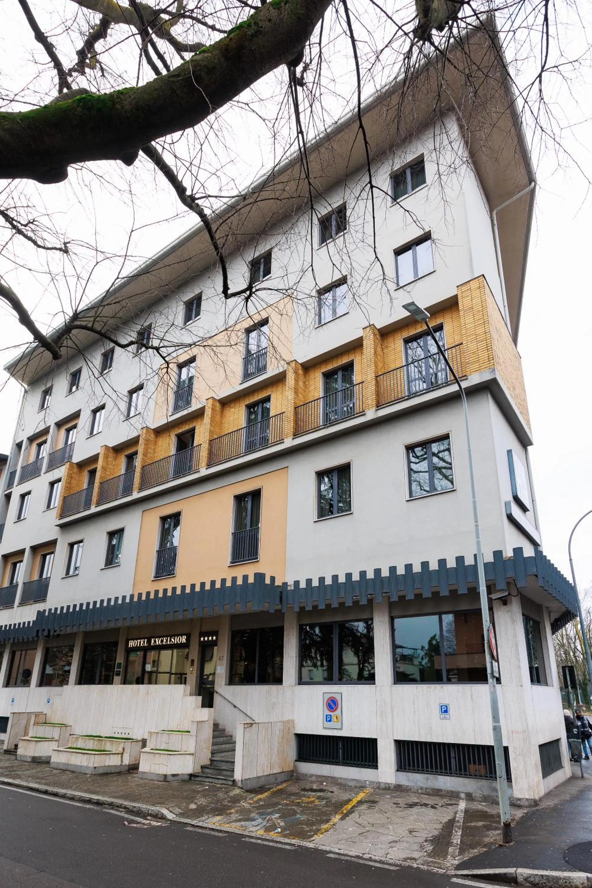 Hotel Excelsior Magenta